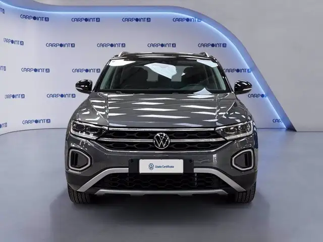 Volkswagen T-Roc view 9
