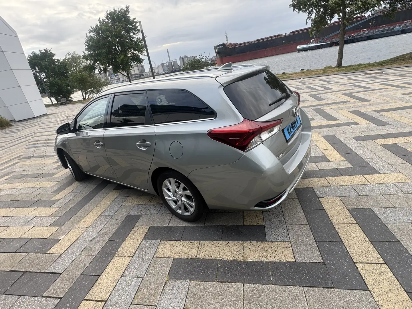 Toyota Auris 1.8 Hybr. Trend Šedá - 1