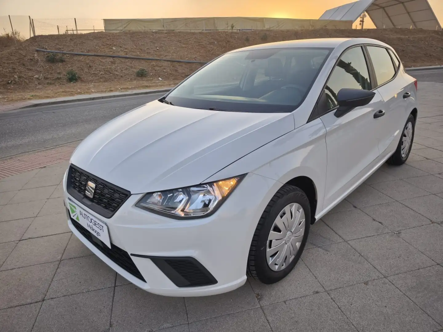 SEAT Ibiza 1.0 MPI S&S Reference Full Connect 80 Weiß - 2