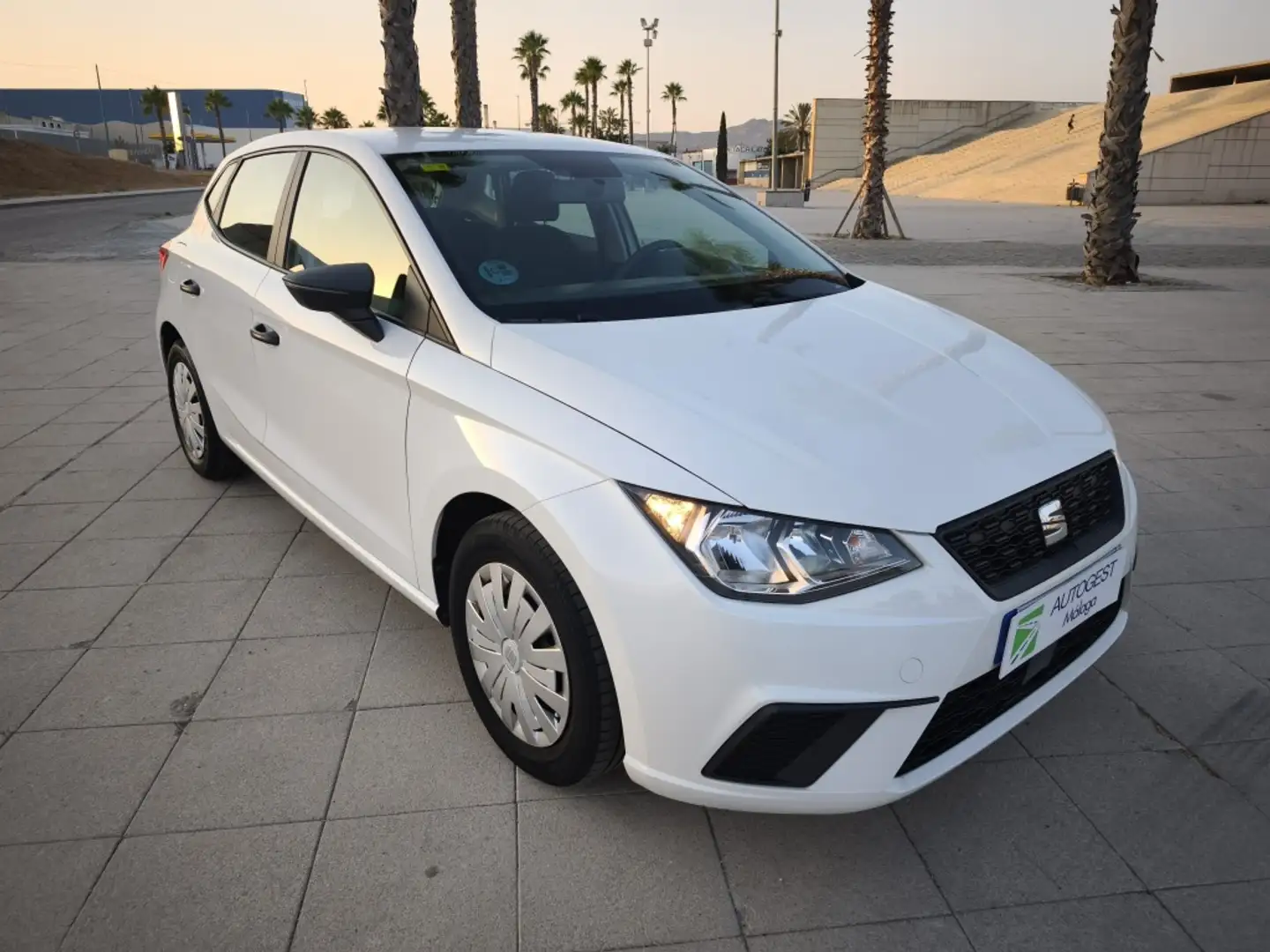 SEAT Ibiza 1.0 MPI S&S Reference Full Connect 80 Weiß - 1
