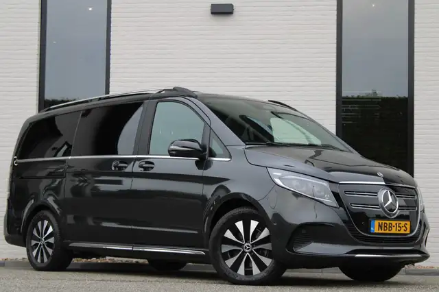 Mercedes-Benz EQV 300 L2 / AMG / Panorama / Elec Stoelen / 7-Persoons /