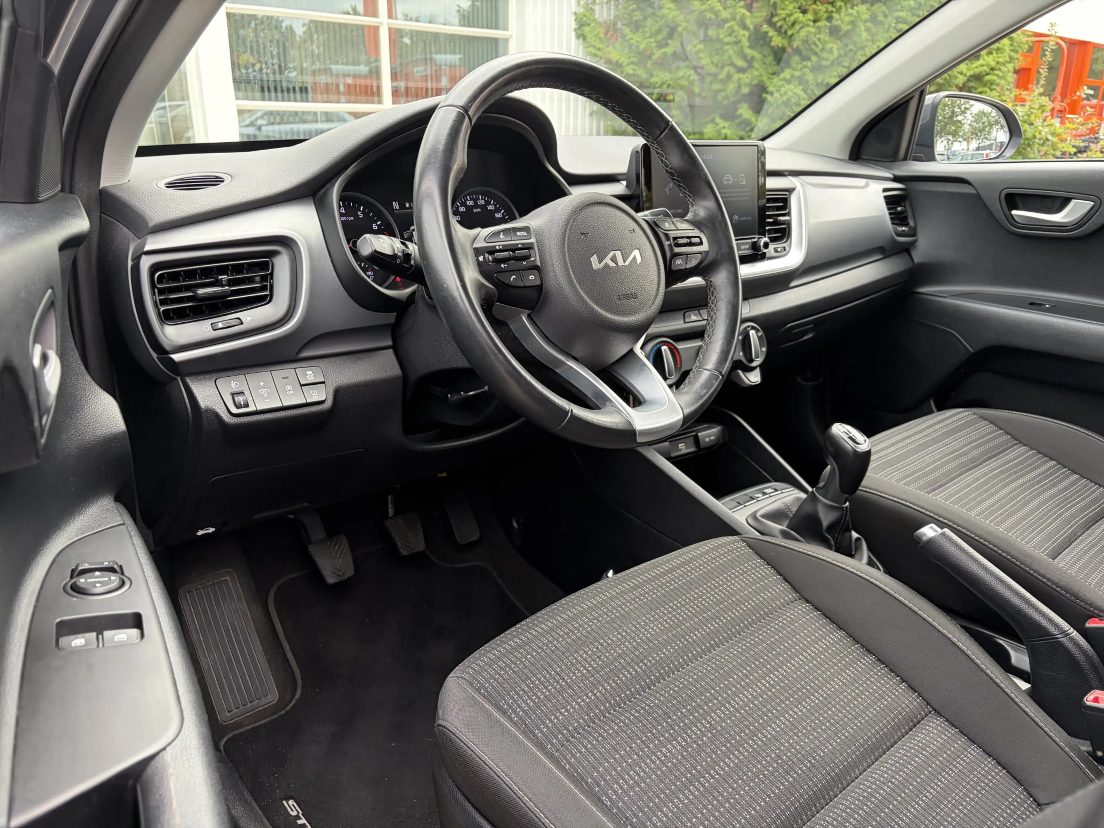 Kia Stonic 1.0 T-GDi MHEV DynamicLine | Camera | Carplay | Cr — photo 4