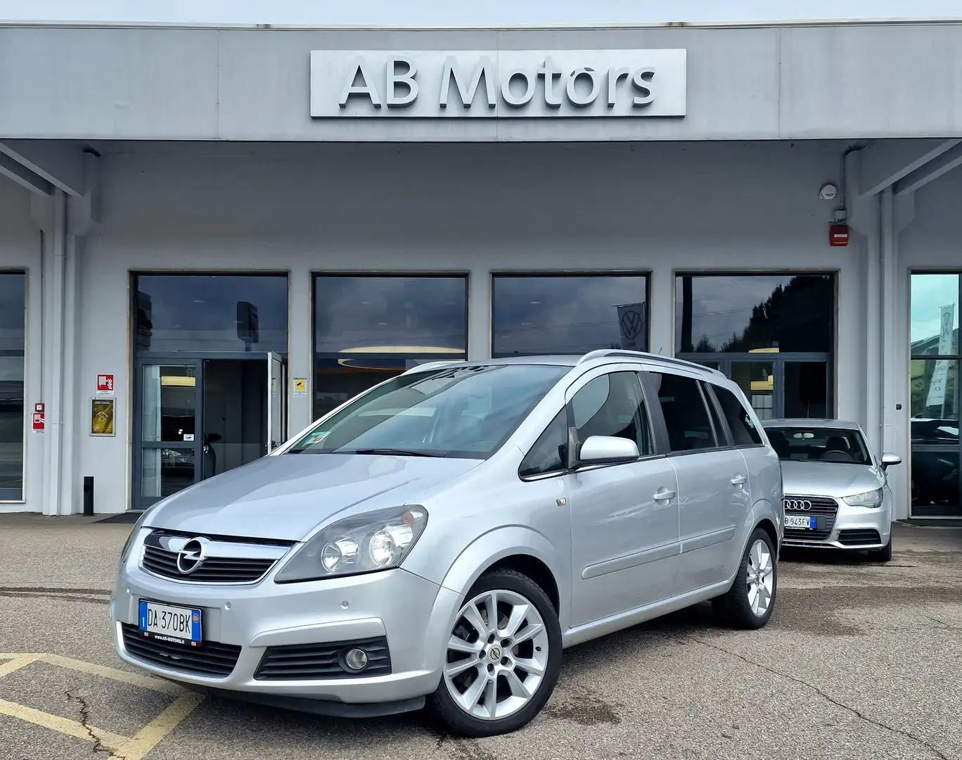 Opel Zafira Zafira 1.9 16V CDTI 150CV Cosmo 7 POSTI Grau - 1