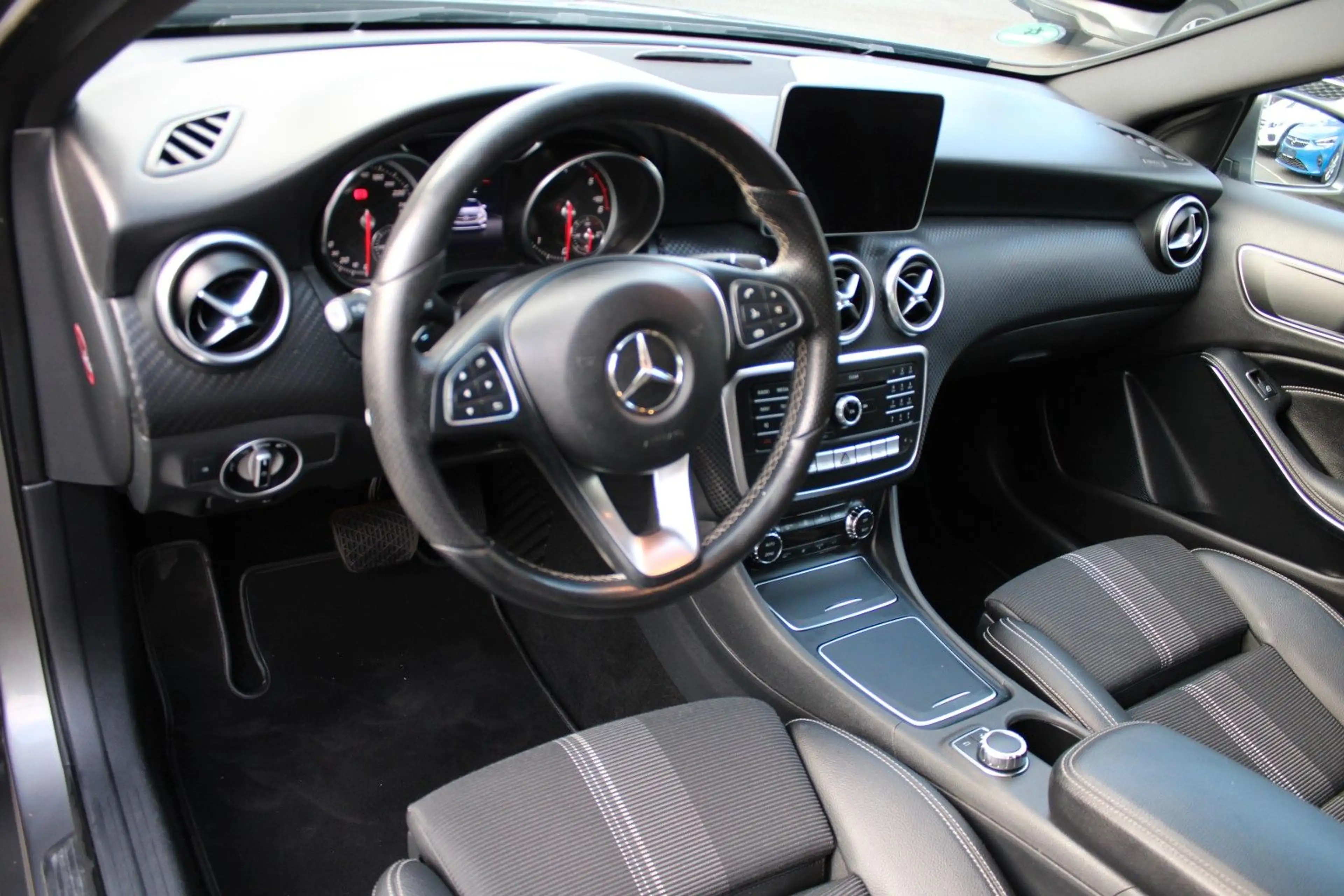 Mercedes-Benz A 180 CDI / d BlueEfficiency/KAM/LED/TOP/PDC/ — photo 8