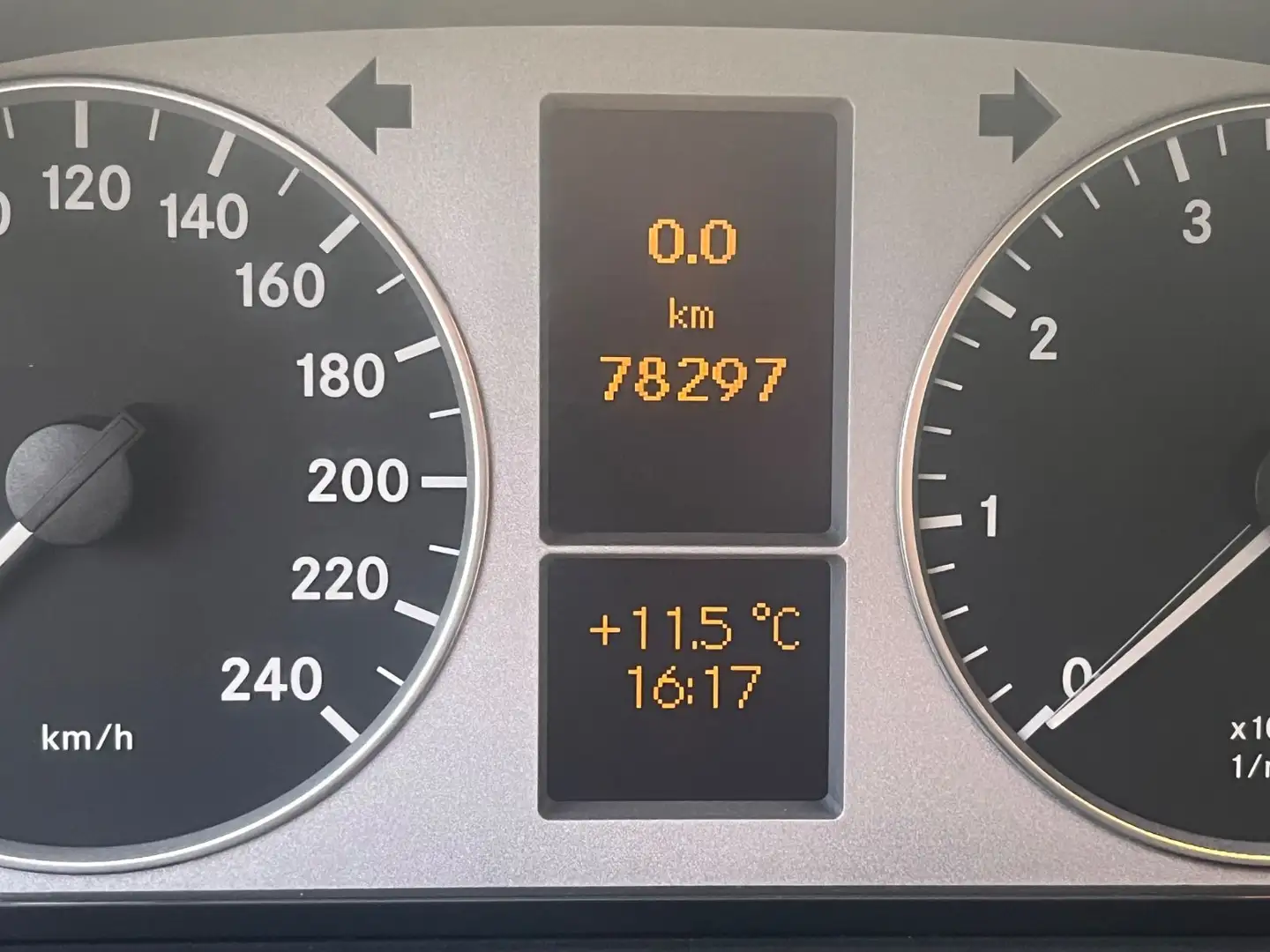 Mercedes-Benz B 150 Blau - 2