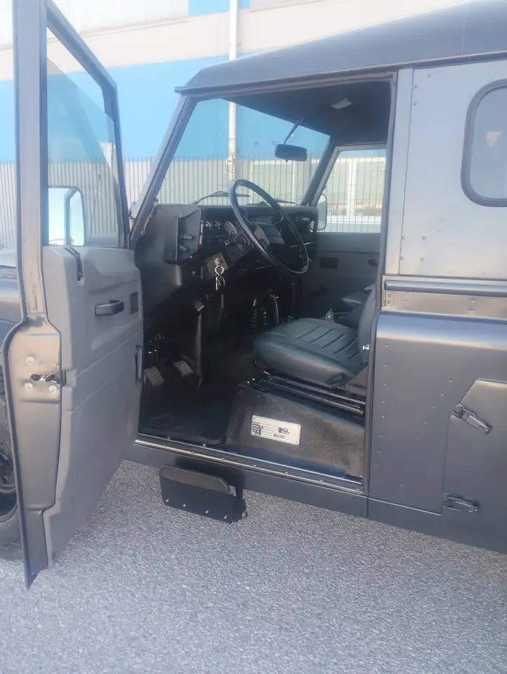 Land Rover Defender V8, foto 9