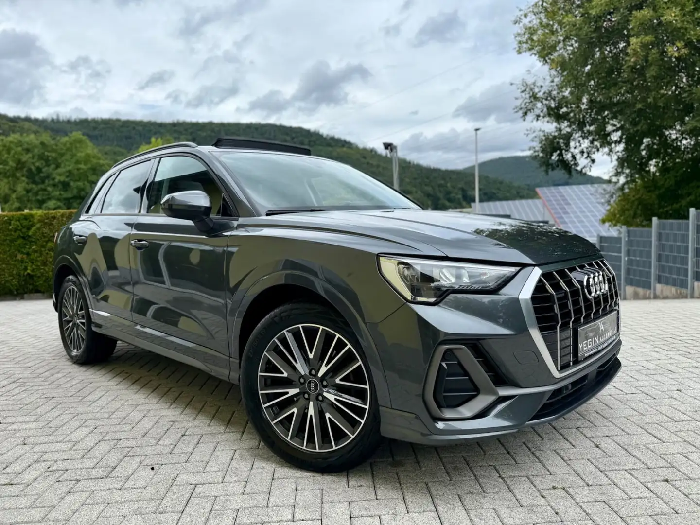 Audi Q3 35 TDI quattro S-Line-Virtual-Pano-Sonos-19" Gris - 1