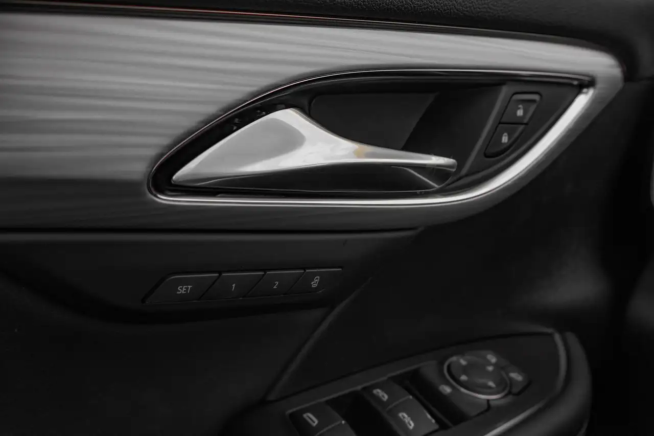 Buick Envision photo Buick Envision