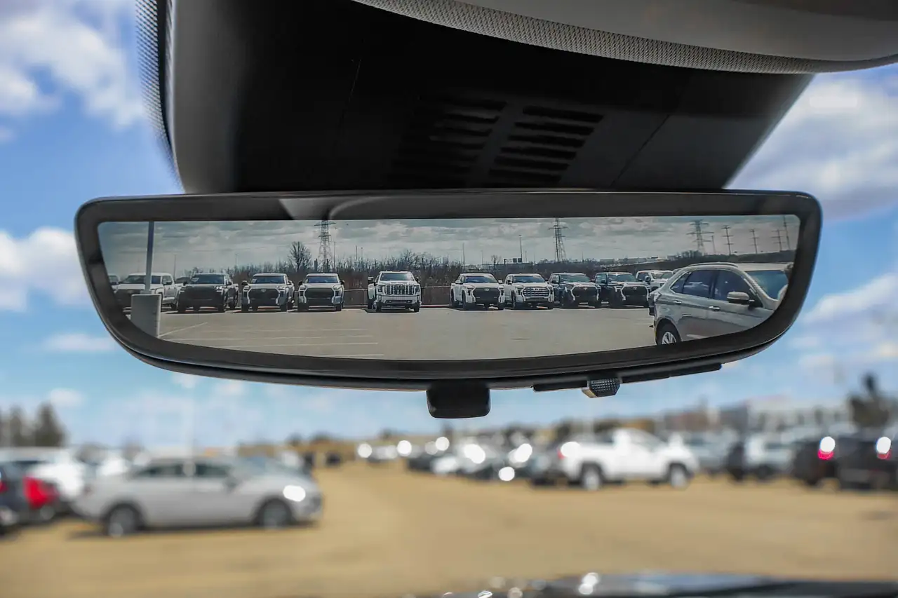 Buick Envision photo Buick Envision
