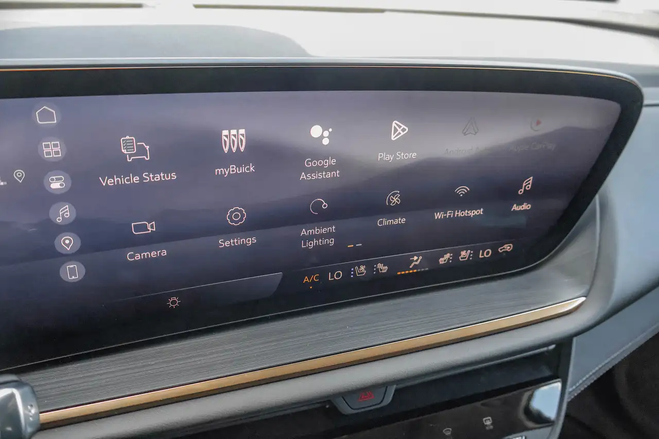 Buick Envision photo Buick Envision