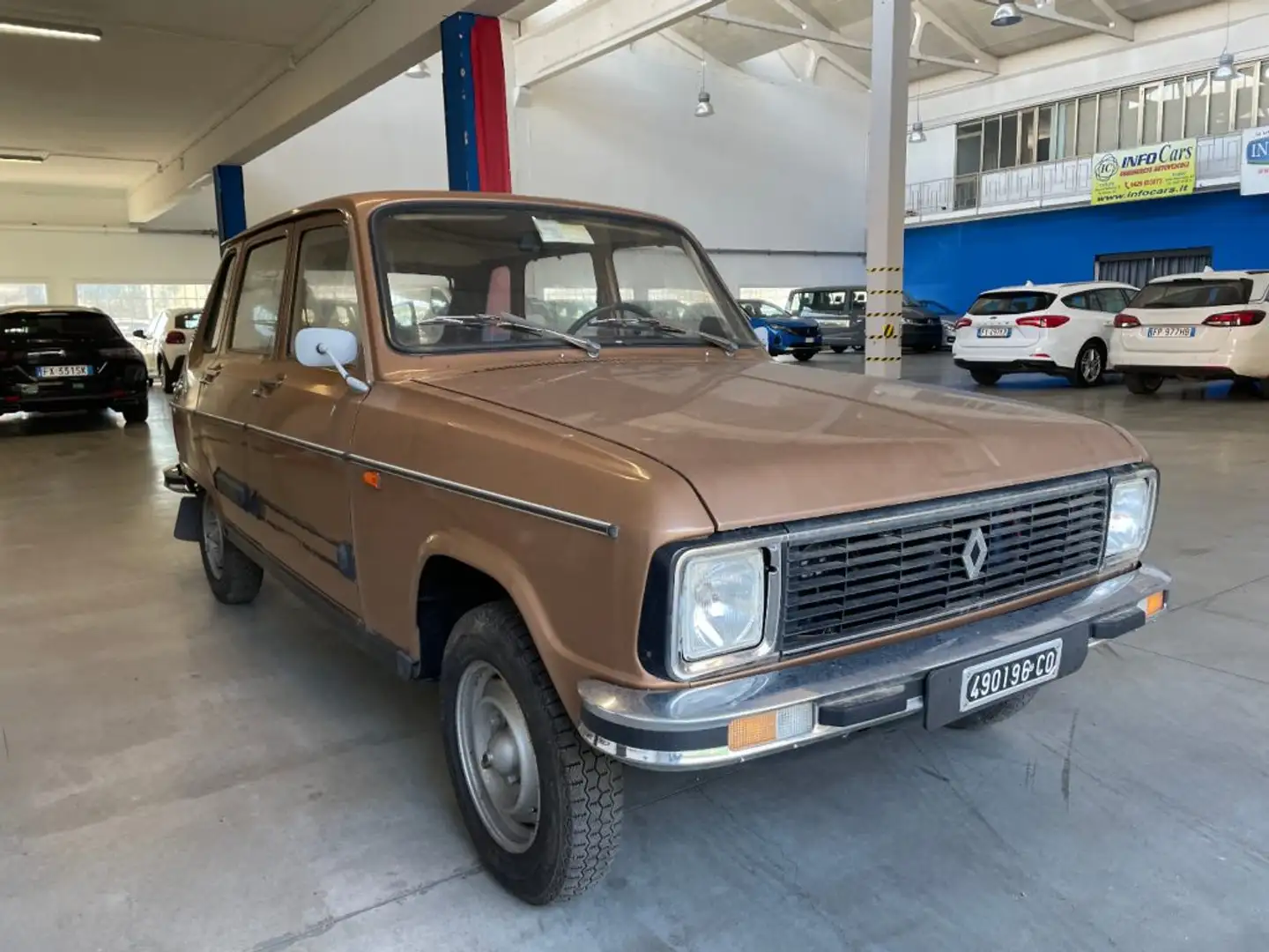 Renault R 6 845 cc da collezione conservata Braun - 1