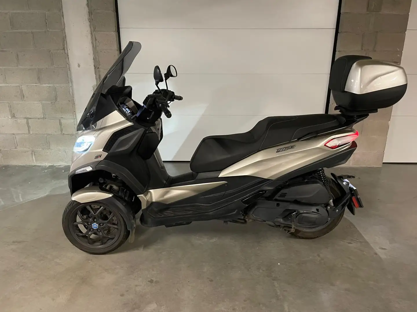 Piaggio MP3 400 hpe 2022 Gris - 1