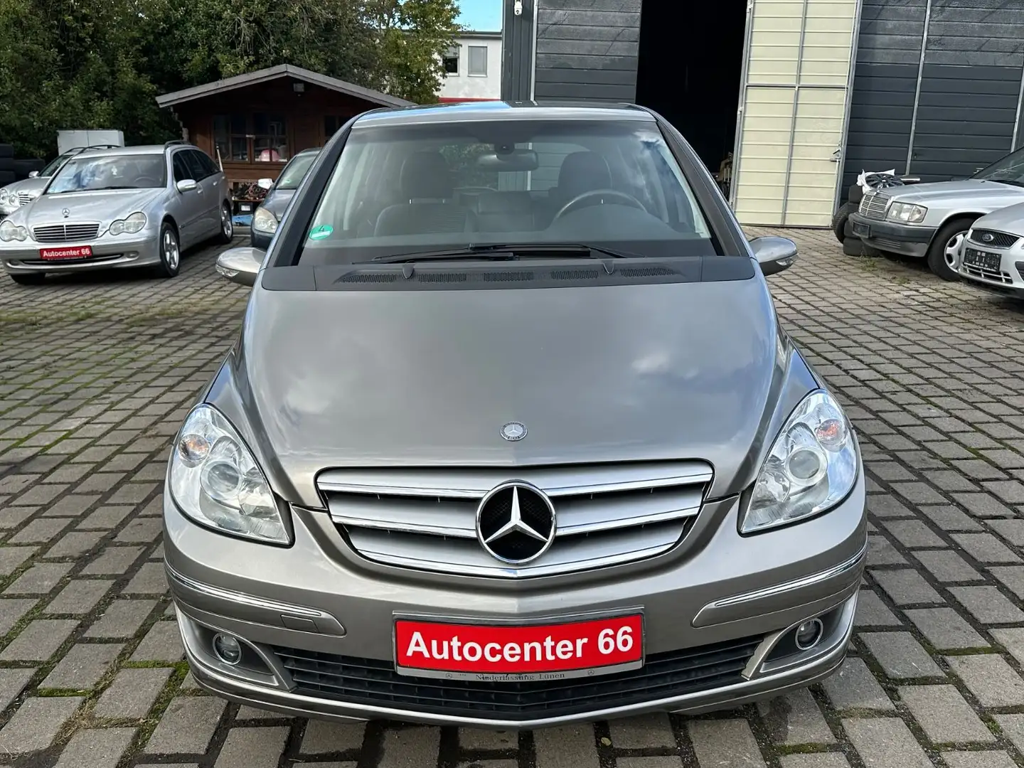 Mercedes-Benz B 170 Aut. Sport-Paket*LEDER*SHZ*KLIMA*TÜVNEU Grau - 2