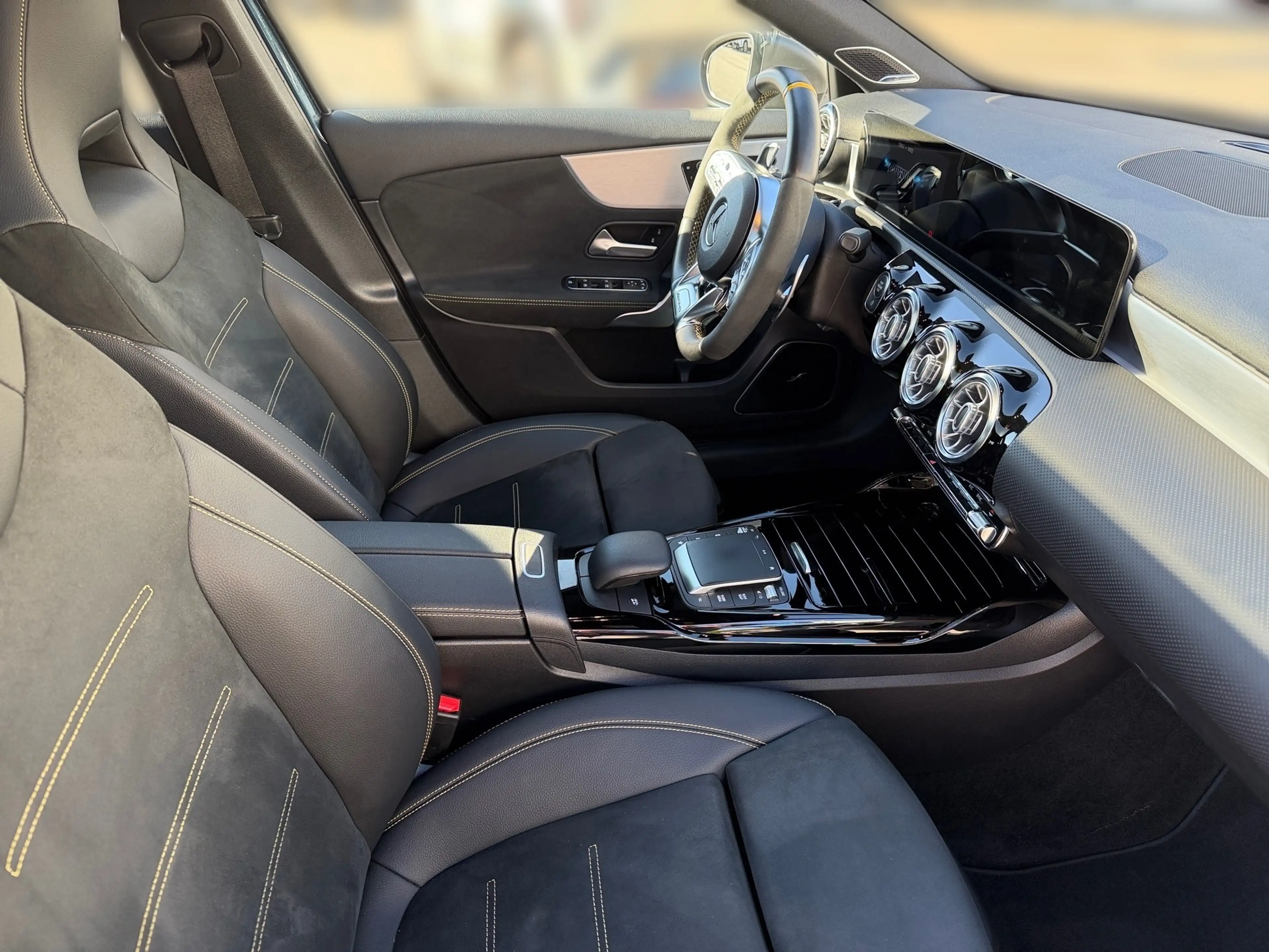 Mercedes-Benz A 45 AMG A 45 S AMG 4MATIC+ Aut. — photo 15