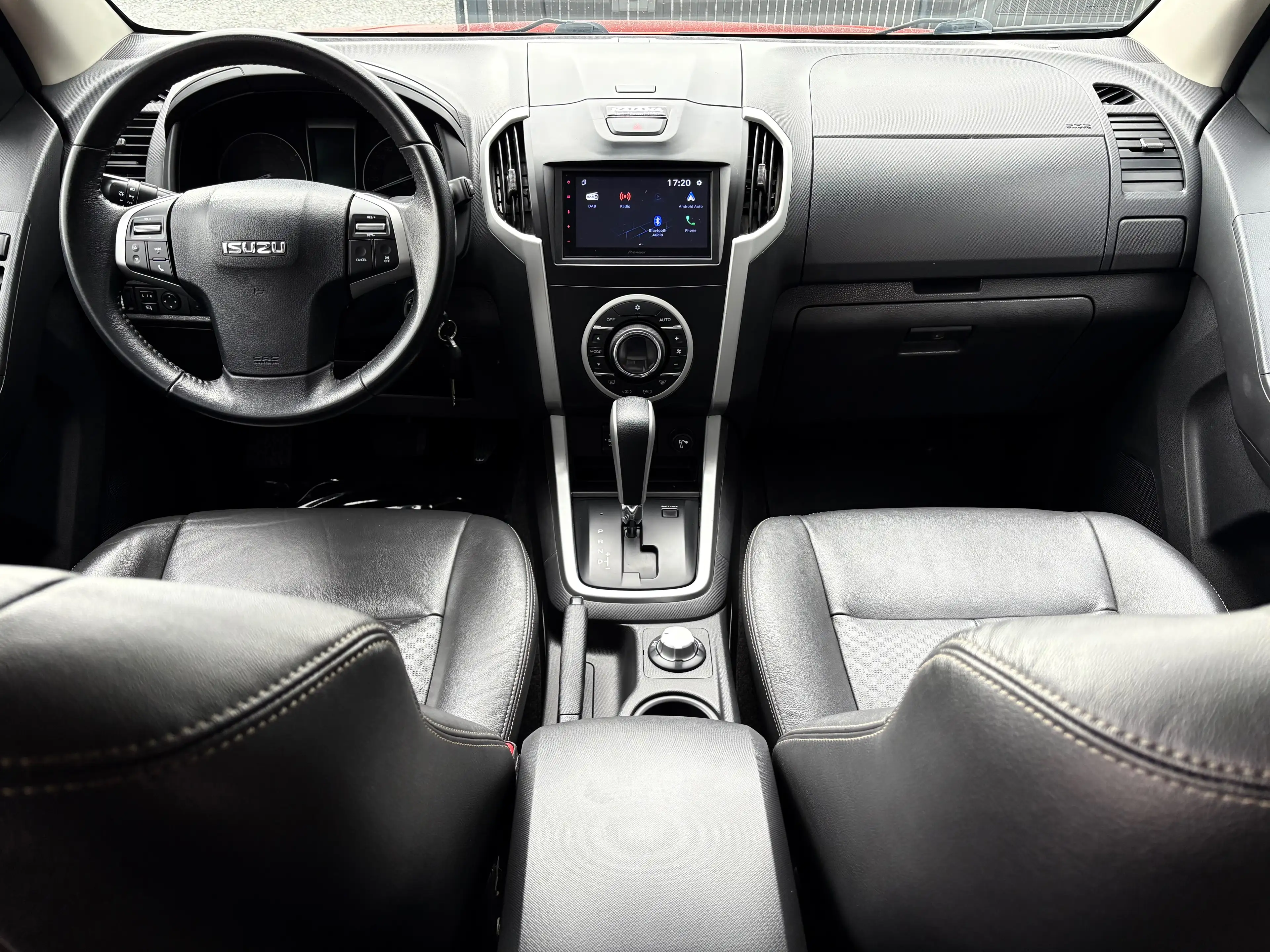 Isuzu D-Max 2.5 Turbo Di 4WD Katana/ Full Options/ Neuve — photo 9