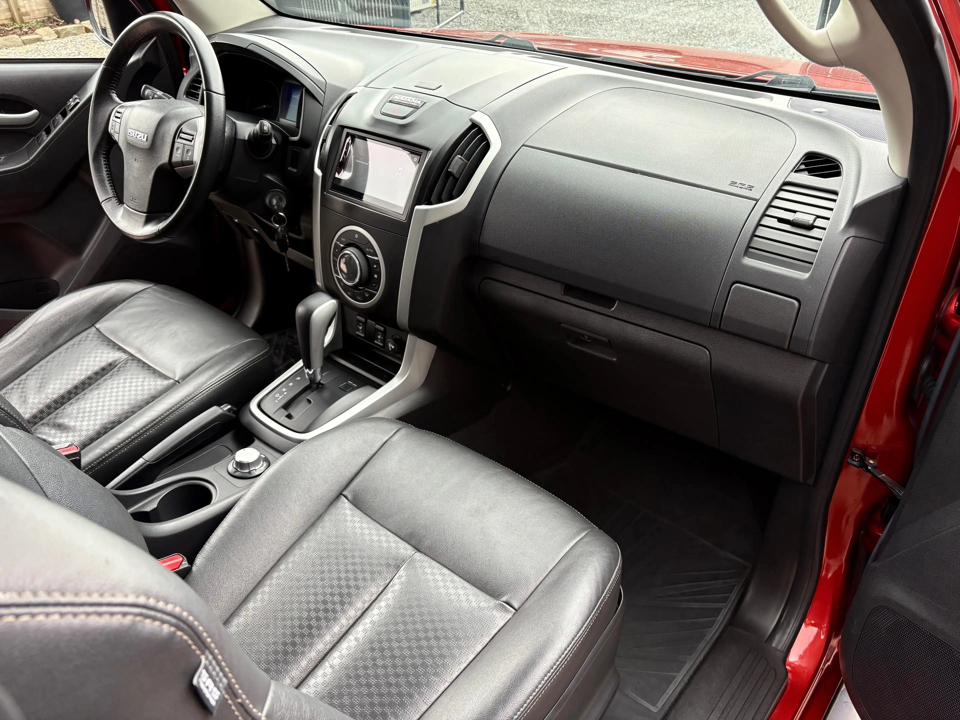 Isuzu D-Max 2.5 Turbo Di 4WD Katana/ Full Options/ Neuve — photo 8
