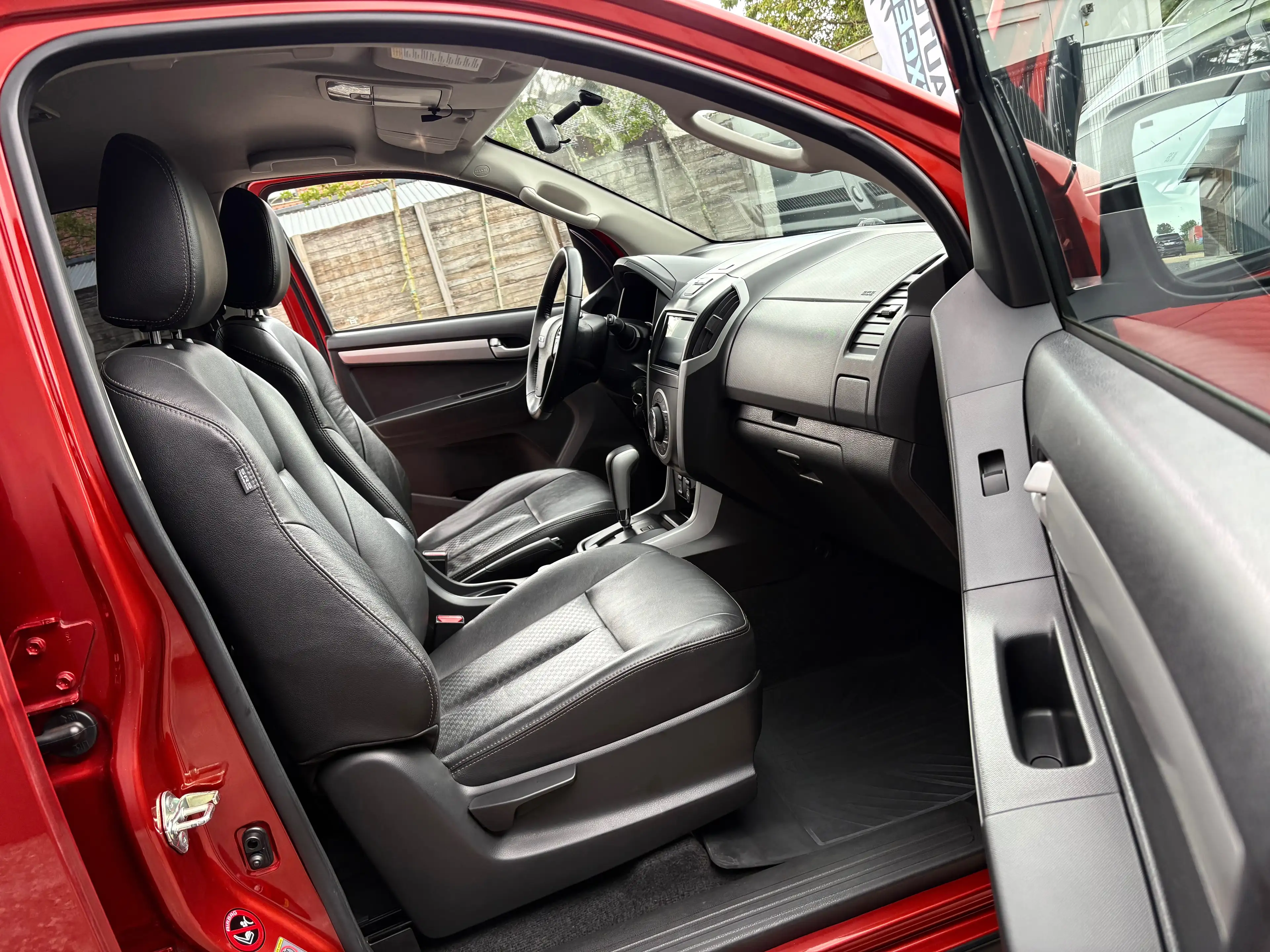 Isuzu D-Max 2.5 Turbo Di 4WD Katana/ Full Options/ Neuve — photo 7