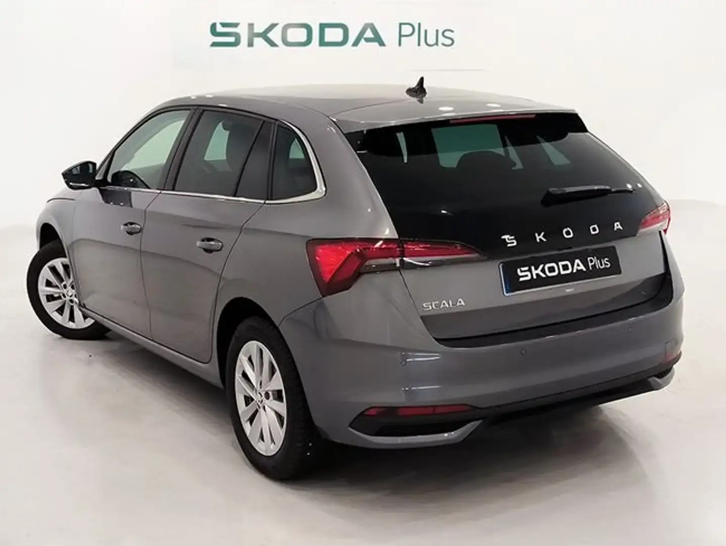 Skoda Scala 1.0 TSI Selection 70kW Gris - 2