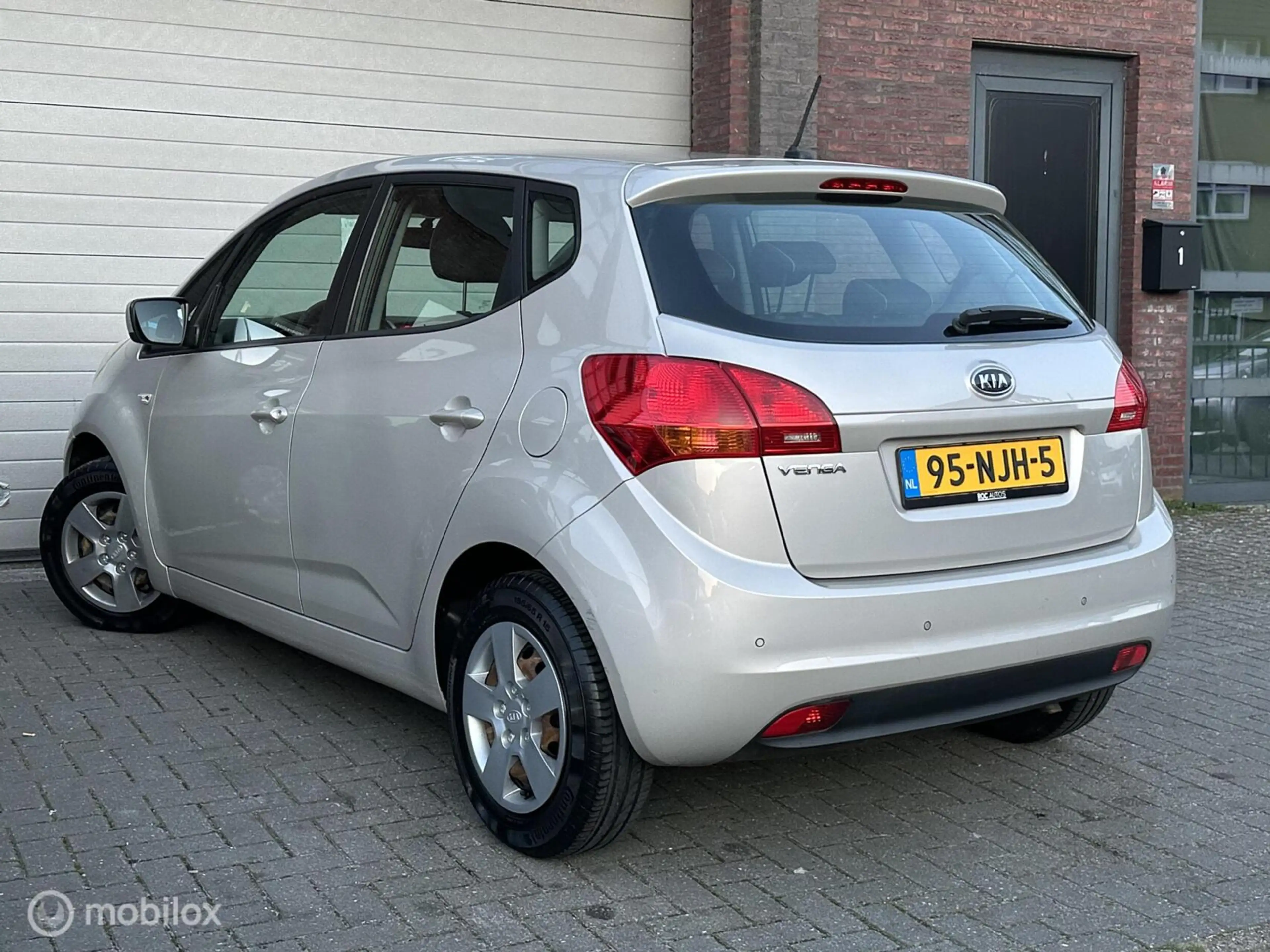 Kia Venga 1.6 CVVT X-ecutive | Cruise | Airco | Compleet — photo 2
