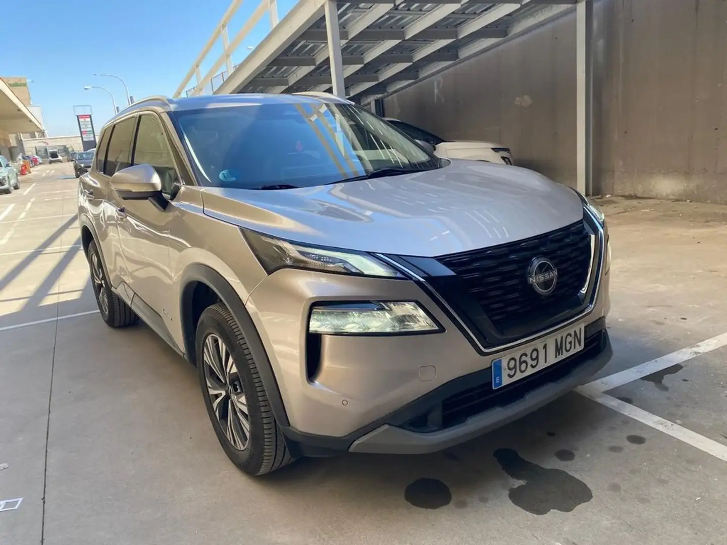 Nissan X-Trail 5pl 1.5 e-POWER 152kW 4x2 A/T N-Connecta Beige - 2