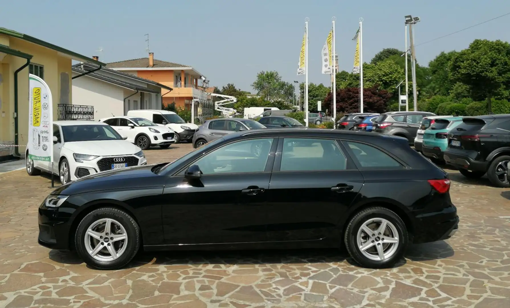 Audi A4 Avant 35 TDI/163 CV S tronic Business Advanced Schwarz - 2