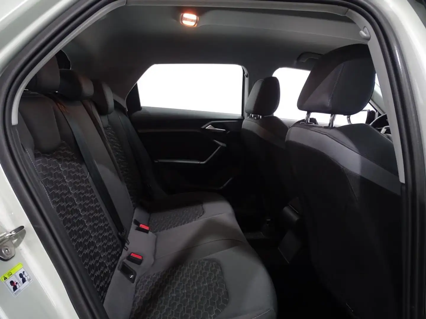 Audi A1 Sportback 25 TFSI Adrenalin Silber - 2