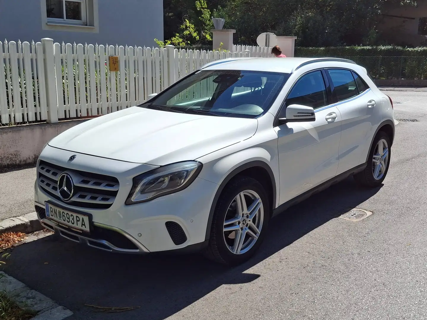 Mercedes-Benz GLA 180 GLA 180 Edition Lifestyle Aut. Edition Lifestyle Weiß - 1