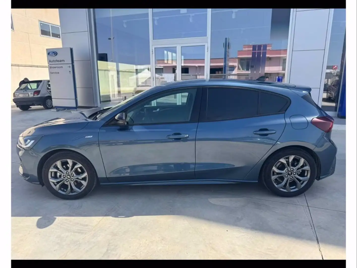 Ford Focus 1.0t ecoboost h st-line x 155cv powershift Bleu - 2