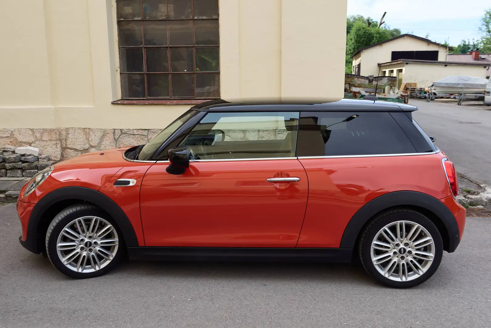 MINI Cooper MINI Cooper Orange - 2