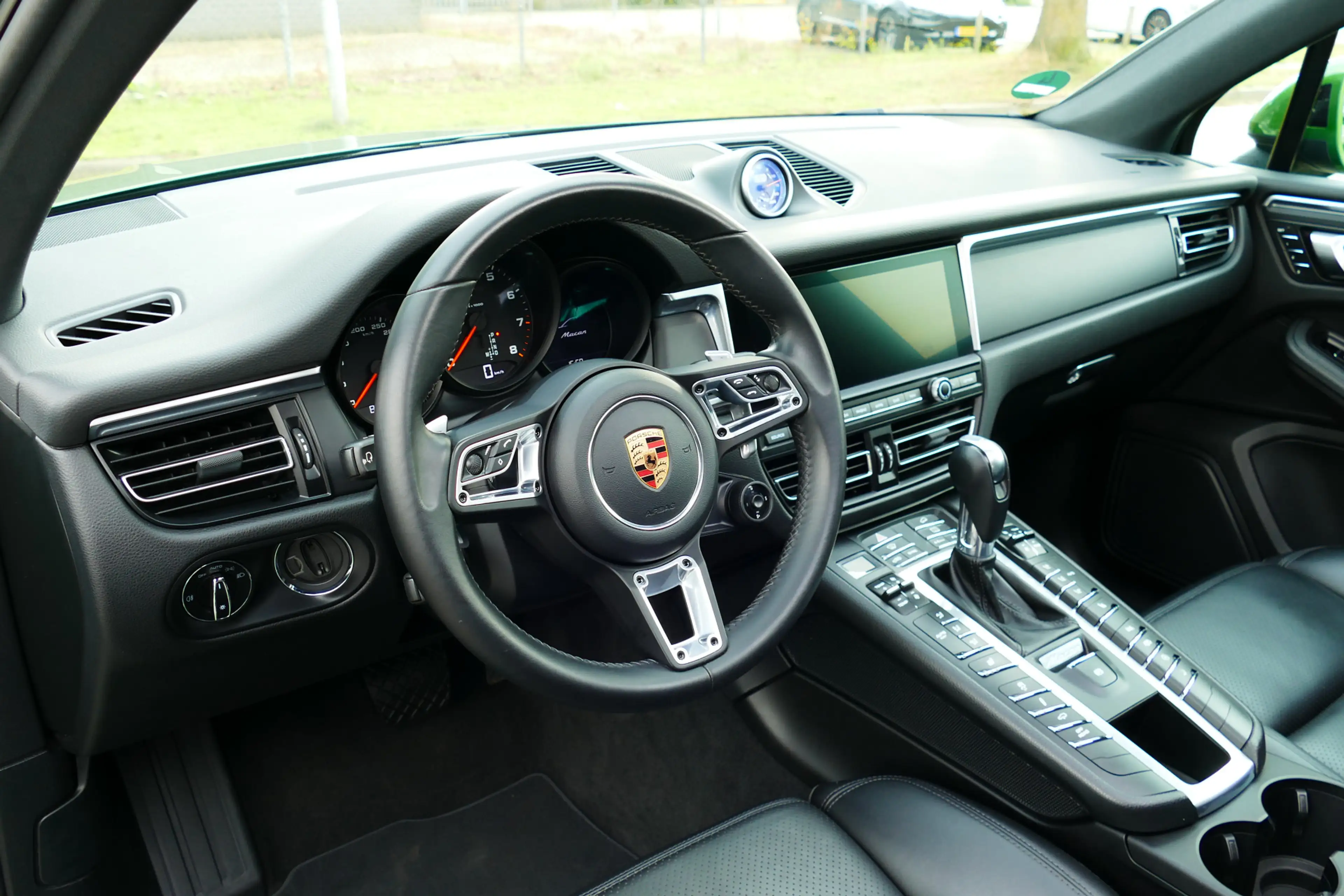 Porsche Macan 2.0 Face Lift 11-2018. Panodak, Luchtvering, 360 C — photo 15