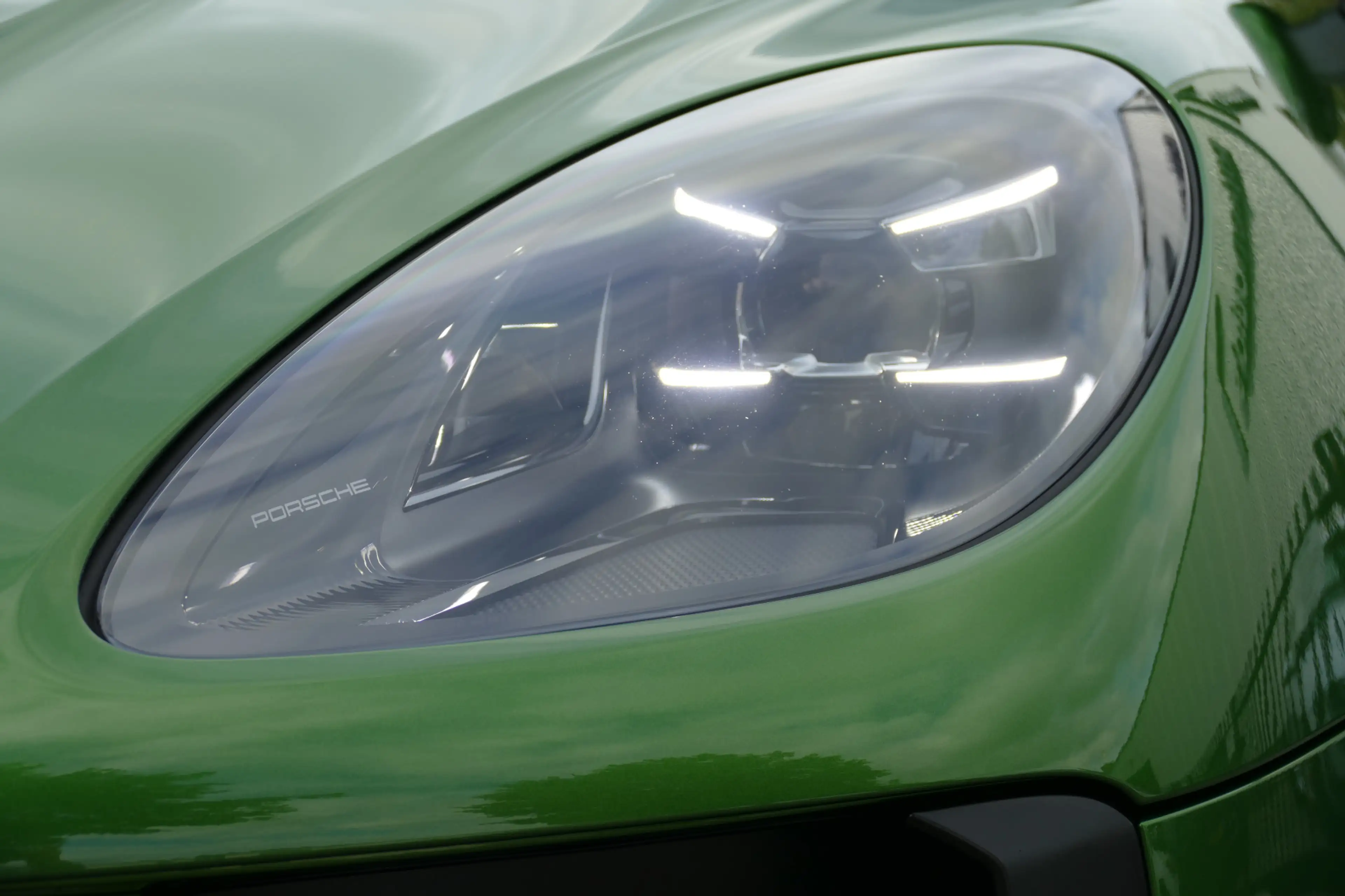 Porsche Macan 2.0 Face Lift 11-2018. Panodak, Luchtvering, 360 C — photo 19
