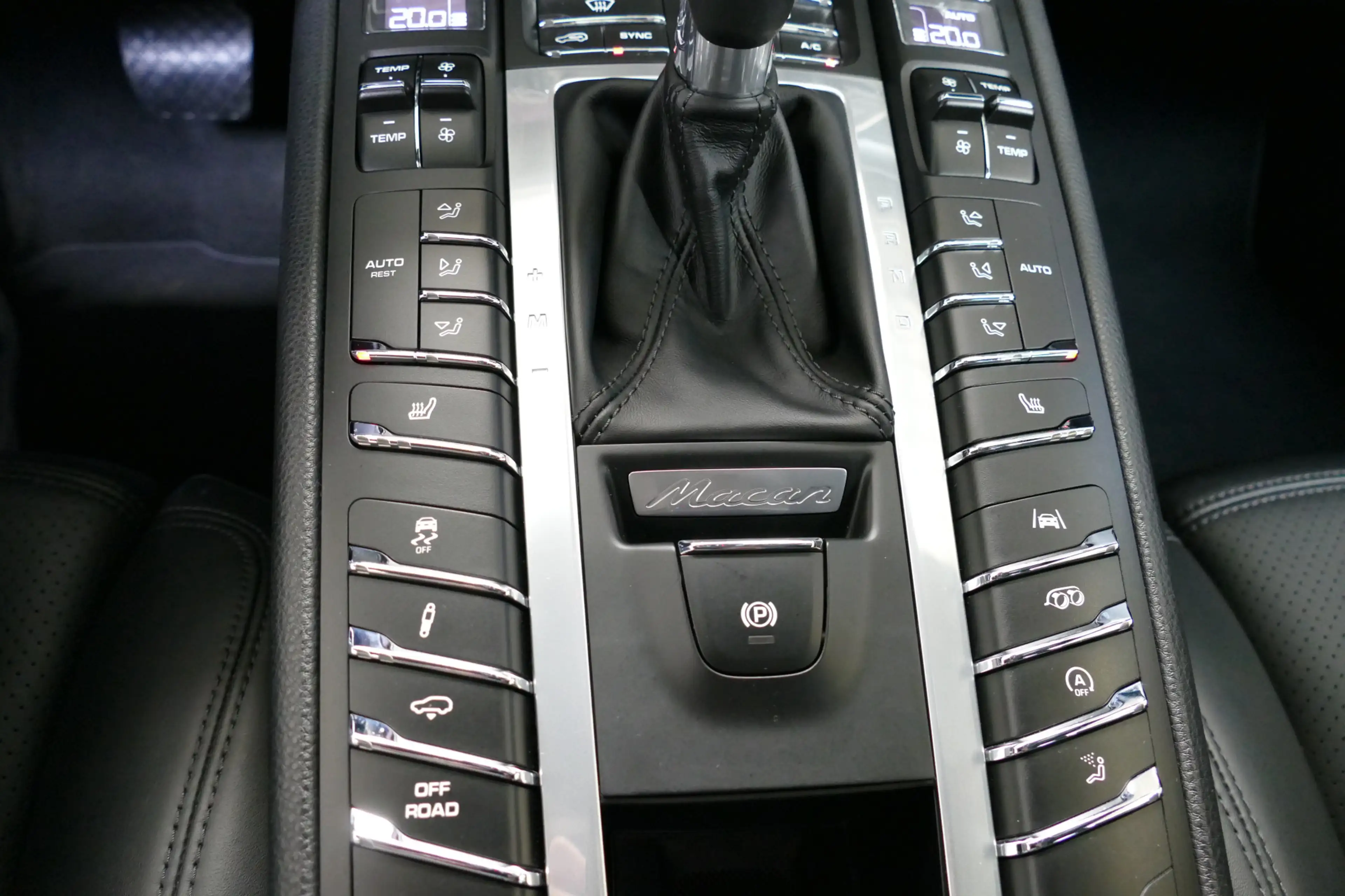Porsche Macan 2.0 Face Lift 11-2018. Panodak, Luchtvering, 360 C — photo 29