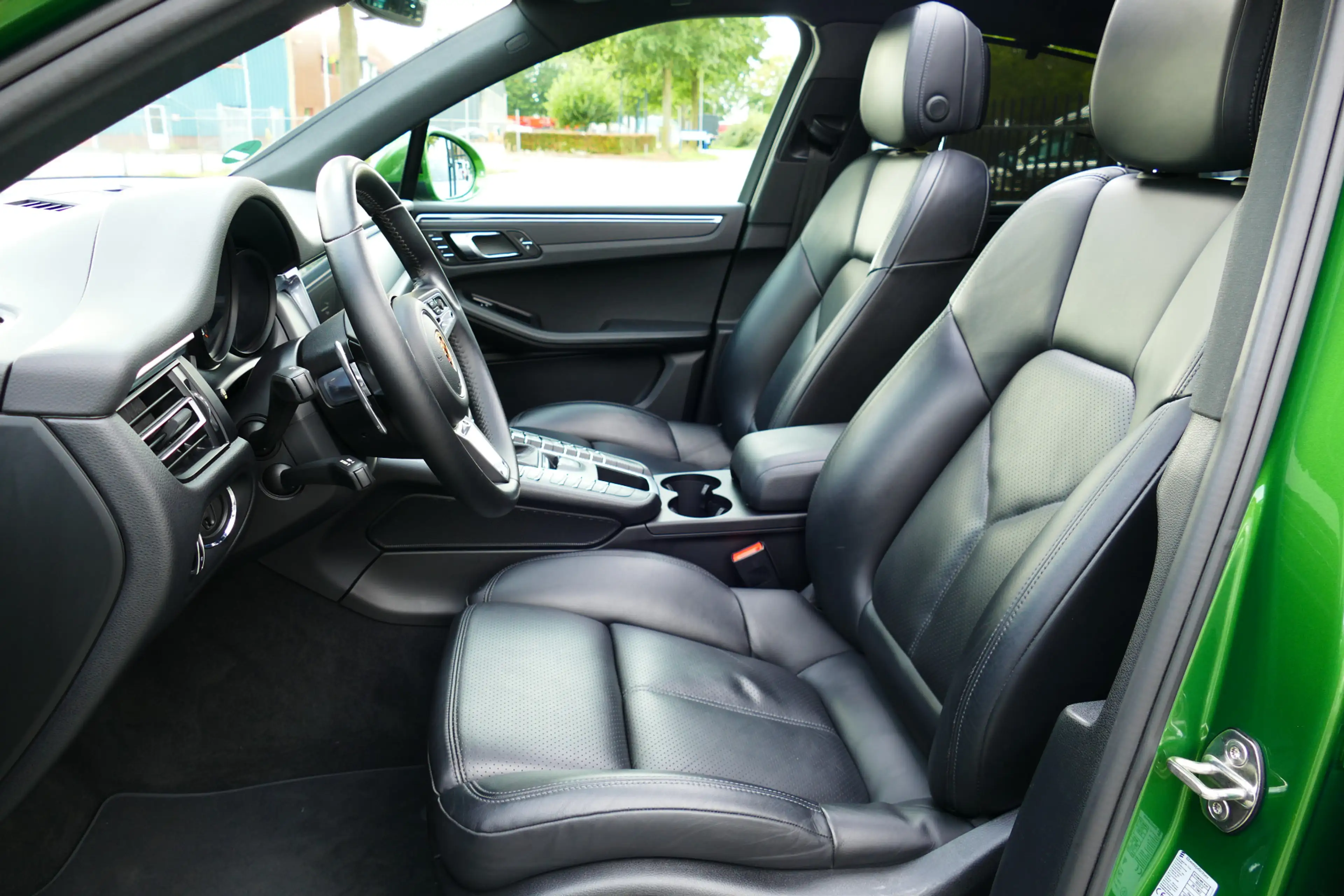 Porsche Macan 2.0 Face Lift 11-2018. Panodak, Luchtvering, 360 C — photo 14