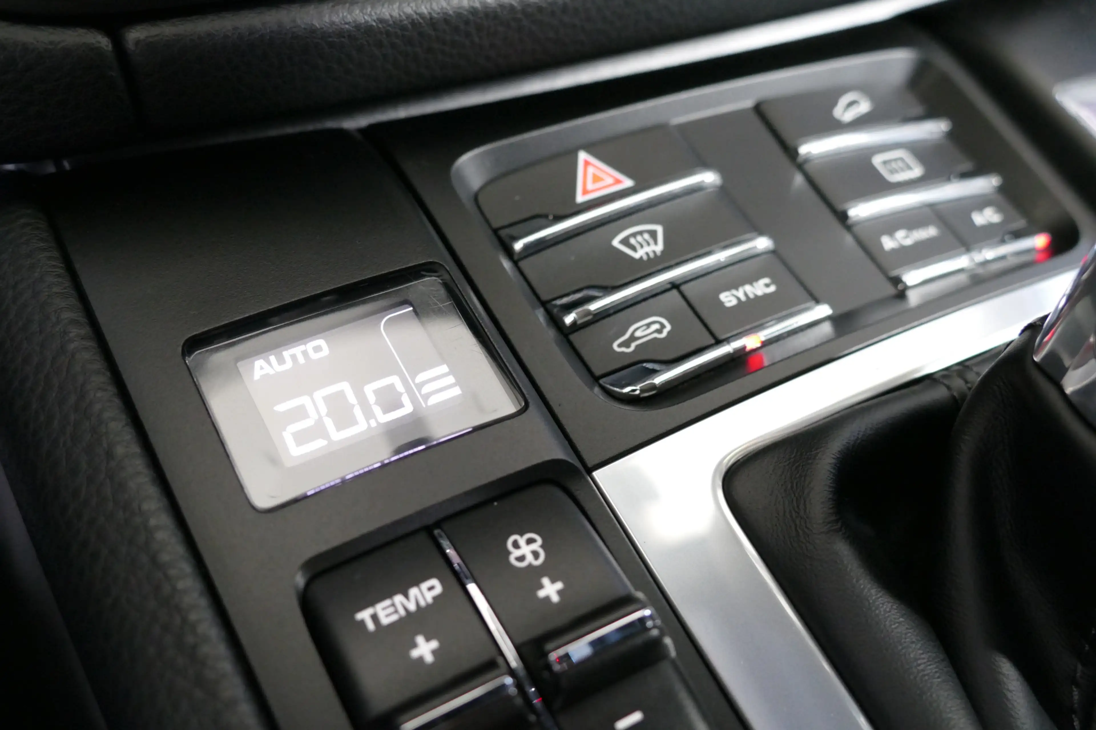 Porsche Macan 2.0 Face Lift 11-2018. Panodak, Luchtvering, 360 C — photo 30