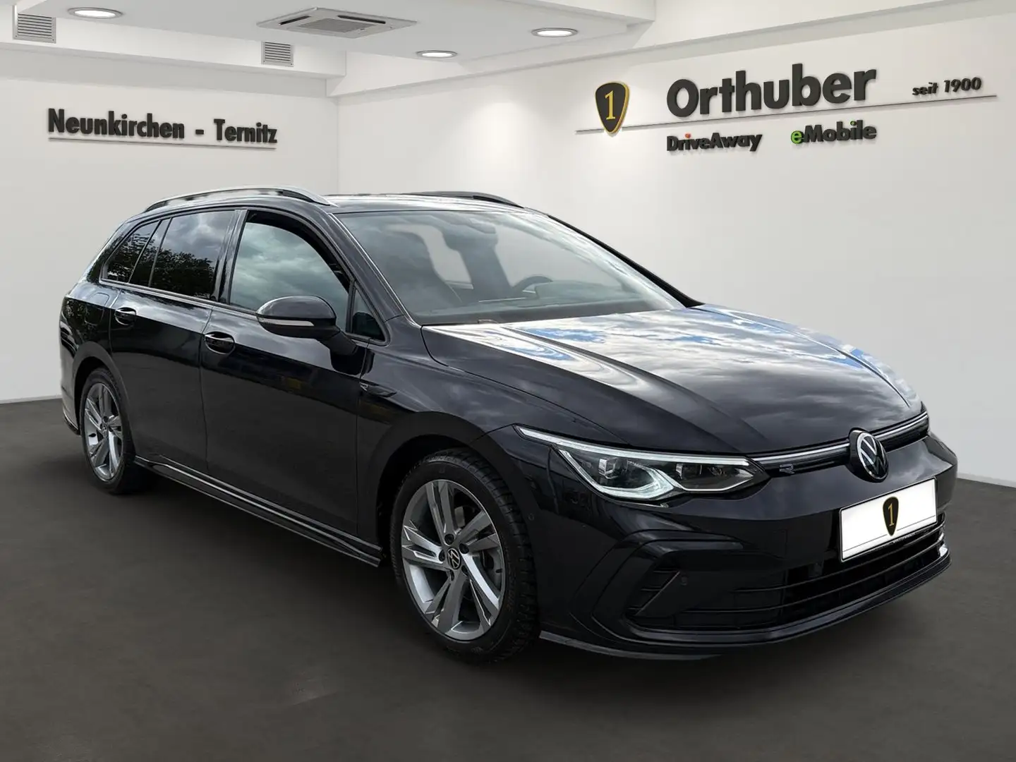 Volkswagen Golf Variant VIII Variant R-Line eTSI Schwarz - 2