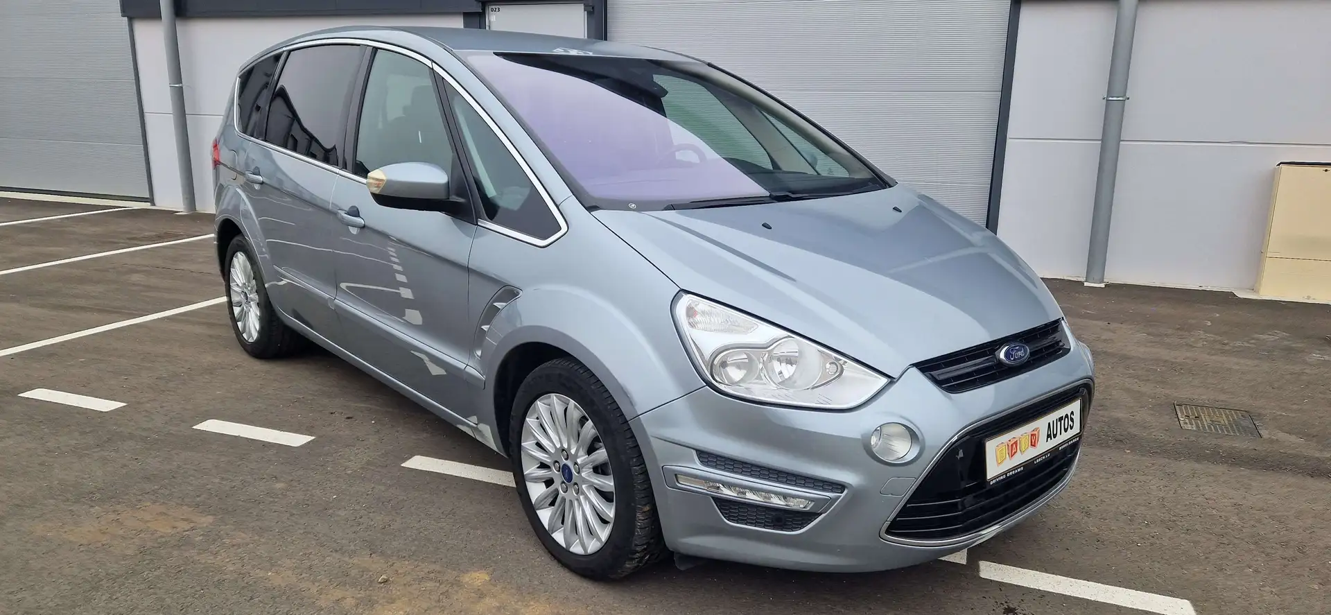 Ford S-Max 2.0 tdci 140ch, Titanium, boite auto Powershift Grijs - 1