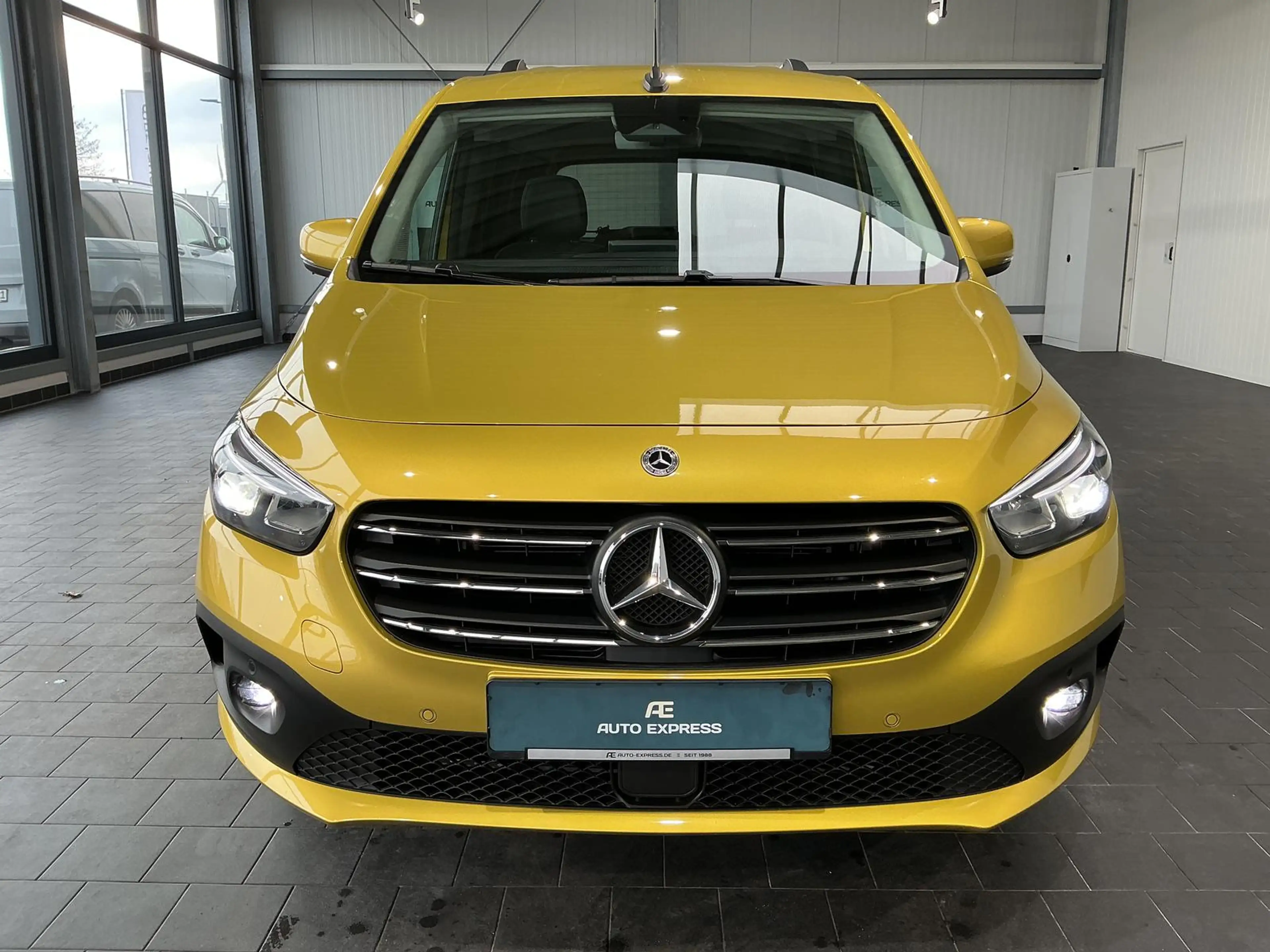 Mercedes-Benz T-Class d+Edition+LED+Automatik+ALU+AHK — photo 3
