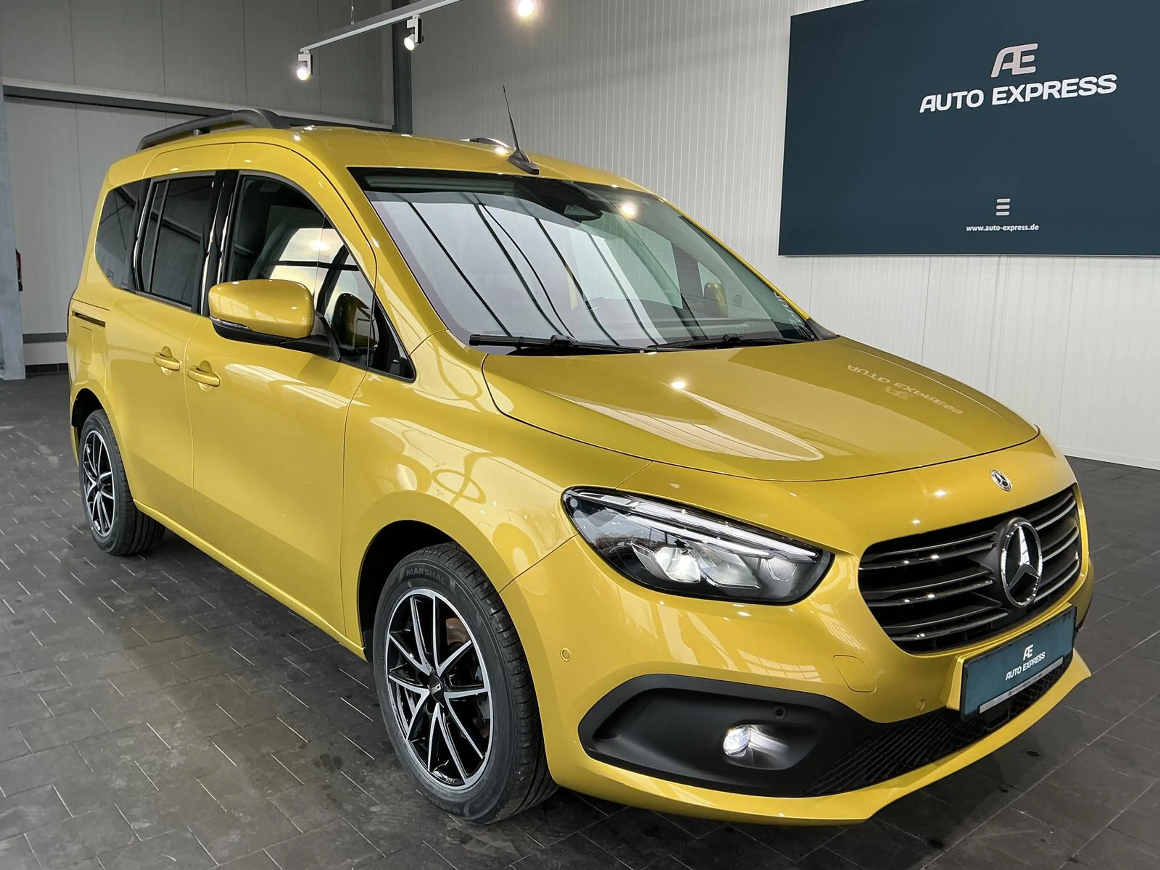 Mercedes-Benz T-Class d+Edition+LED+Automatik+ALU+AHK — photo 2