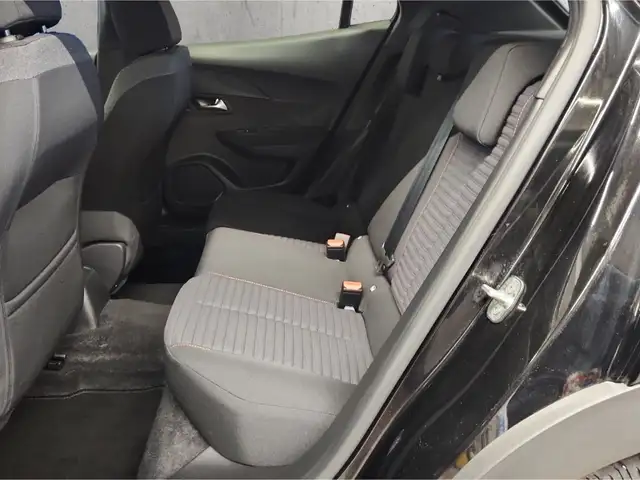 Peugeot 2008 view 8