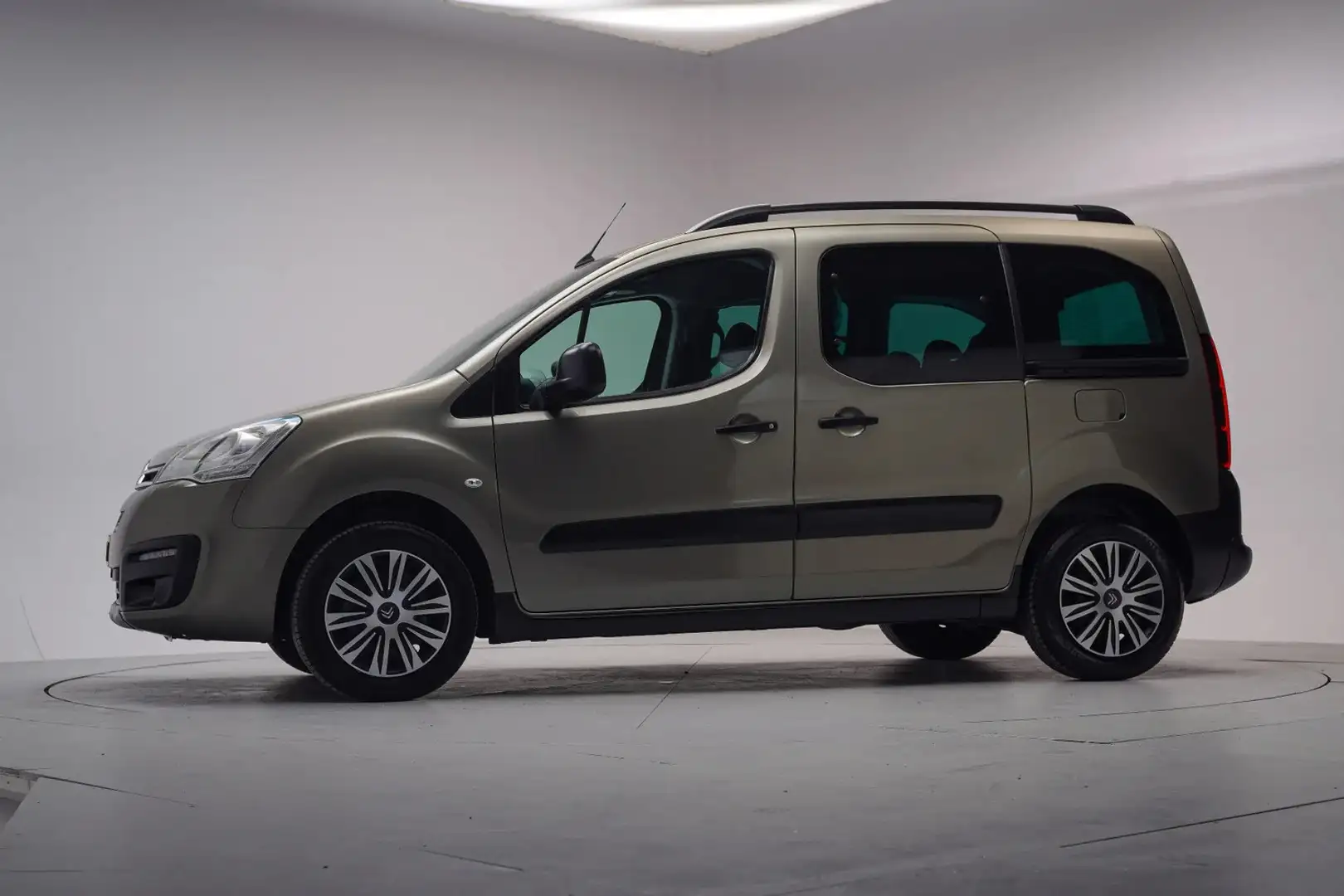 Citroen Berlingo 1.2 PureTech XTR [ Navi Trekhaak Clima ] Groen - 2