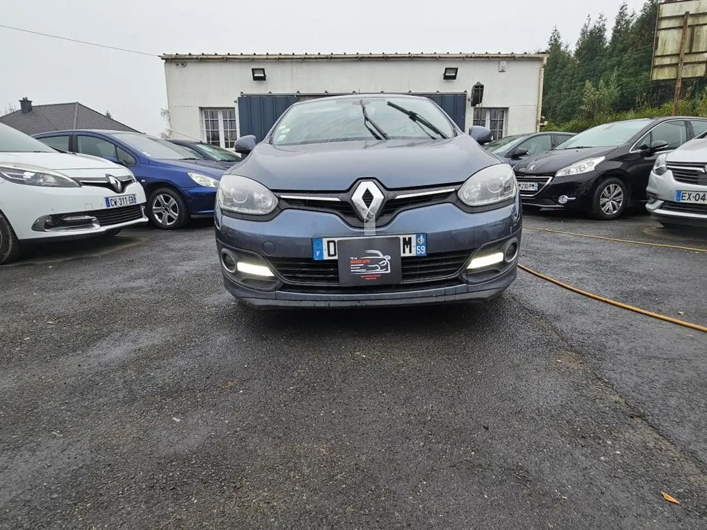 Renault Megane MÉGANE 1.5ldci 95cv business eco 2 (2015) Bleu - 1