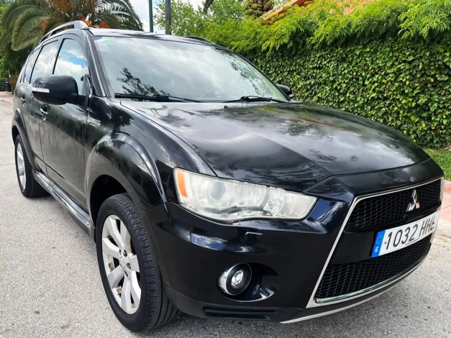 Mitsubishi Outlander 220DI-D Kaiteki SST Negro - 1