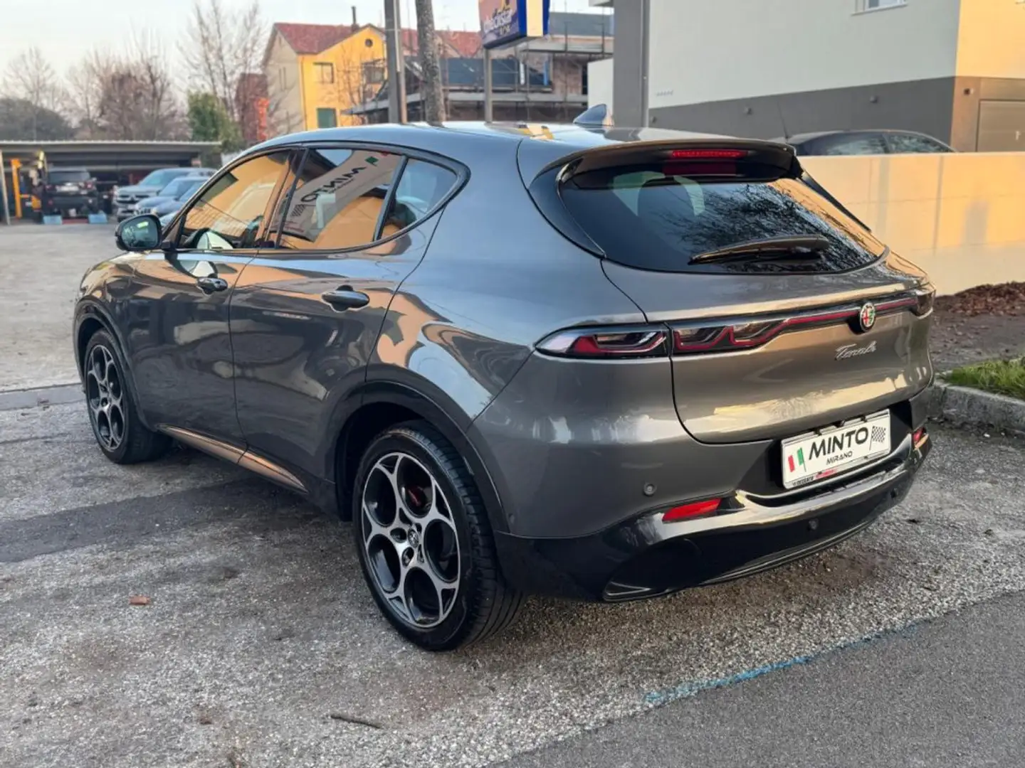 Alfa Romeo Tonale 1.5 160 CV MHEV TCT7 Veloce Grau - 2