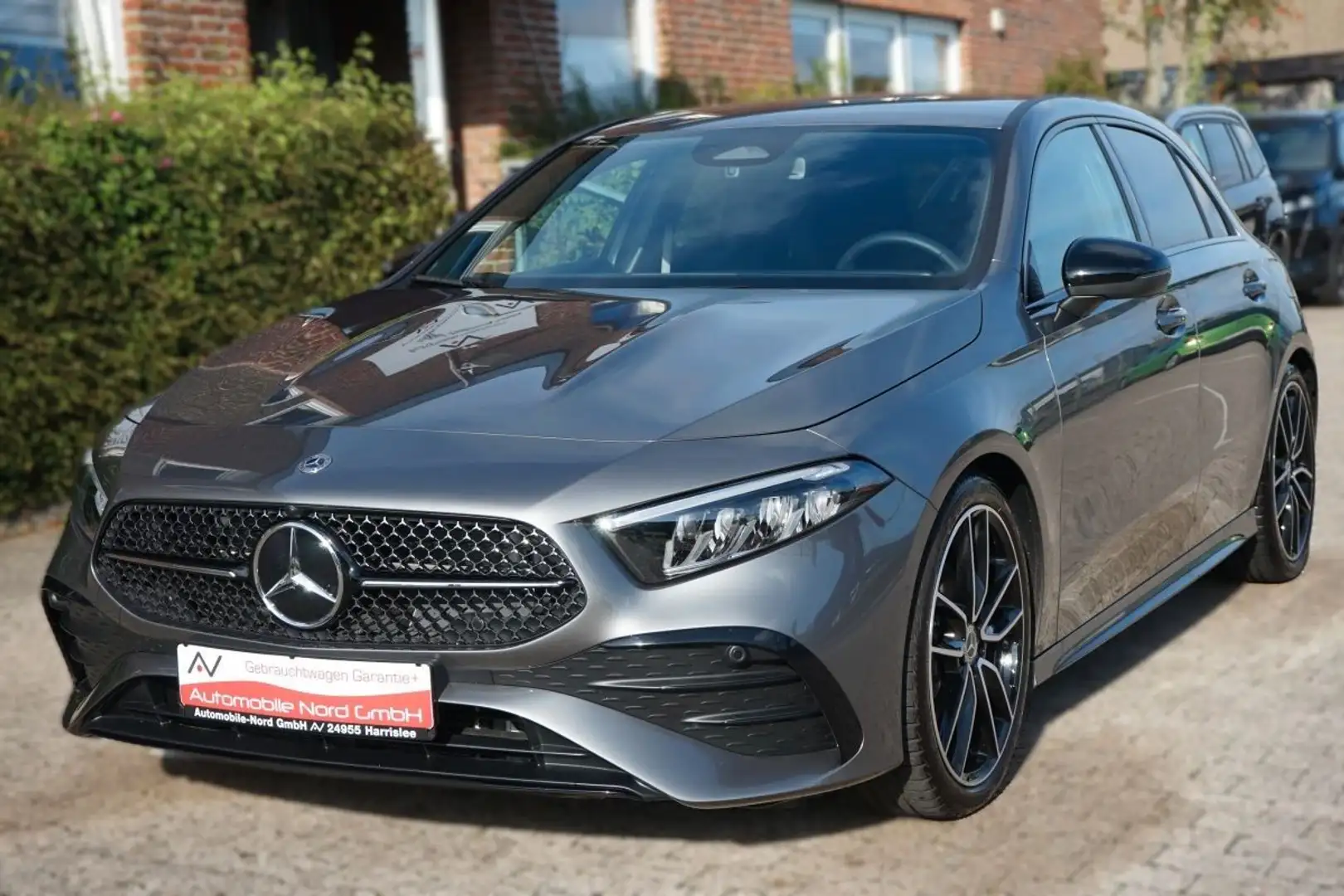 Mercedes-Benz A 200 Amg*Night Edition*Special Edition Grau - 2