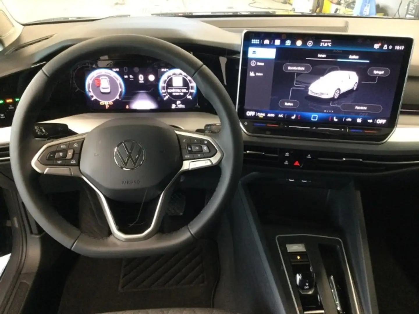 Volkswagen Golf Life 1.5 eTSI DSG Kamera ACC Kessy SHZ Klima Gris - 2