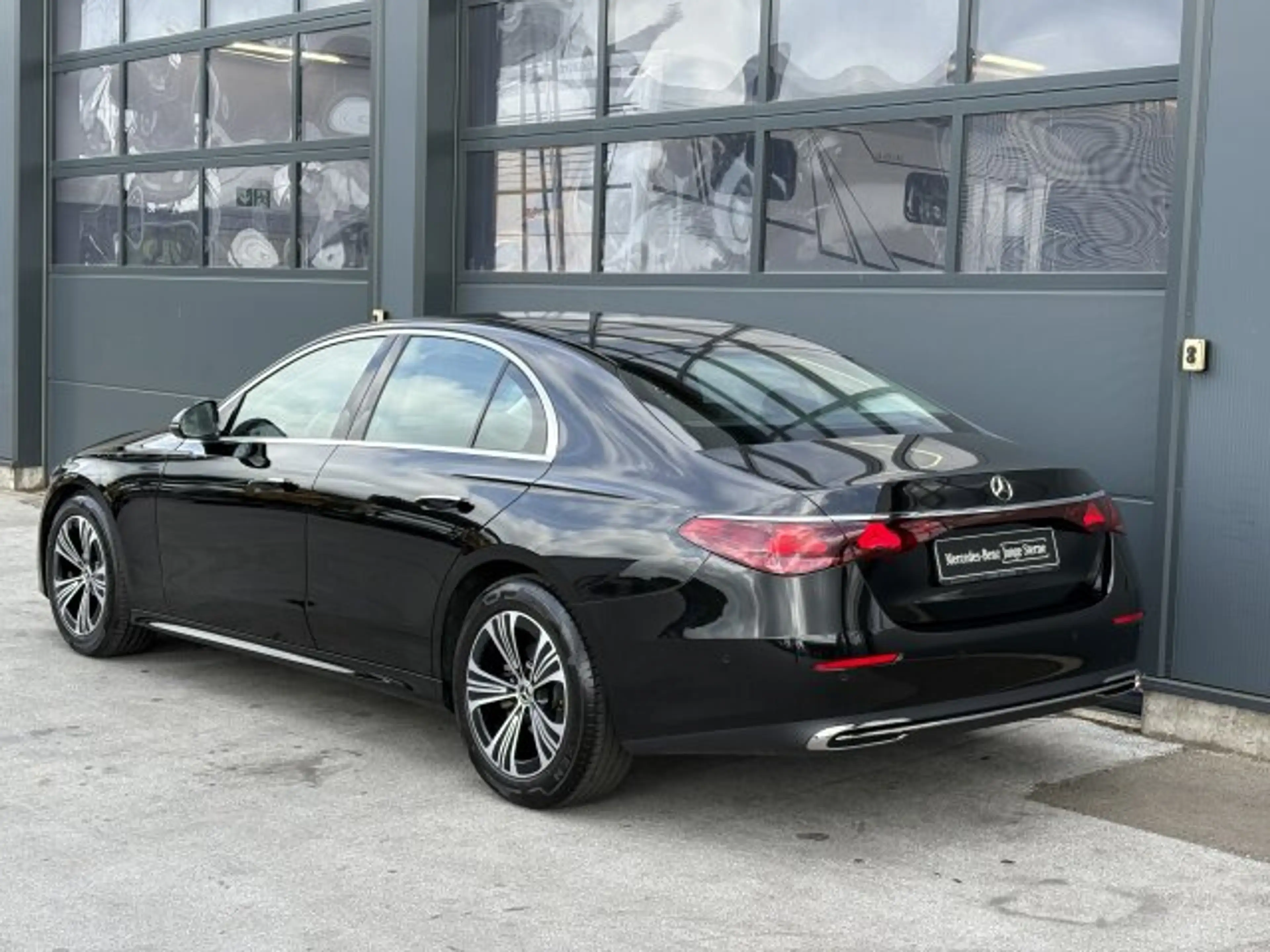 Mercedes-Benz E 220 E 220 d Limo AVANTGARDE Advanced Distr. Lkrdhzg. — photo 4