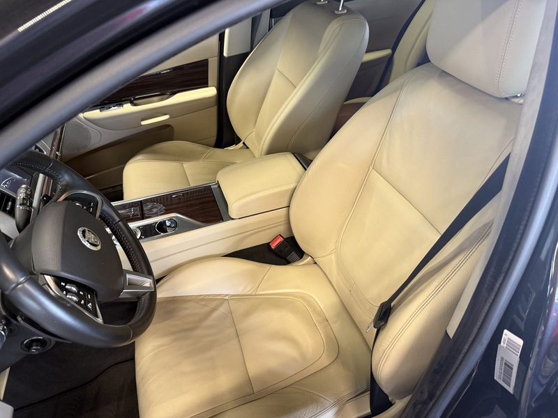 Jaguar XF 2.2 Diesel 8G Navi/Keyless/GSD/18Zoll/Xenon — photo 9