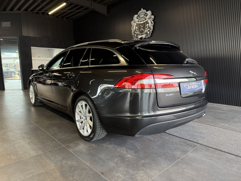 Jaguar XF 2.2 Diesel 8G Navi/Keyless/GSD/18Zoll/Xenon — photo 4