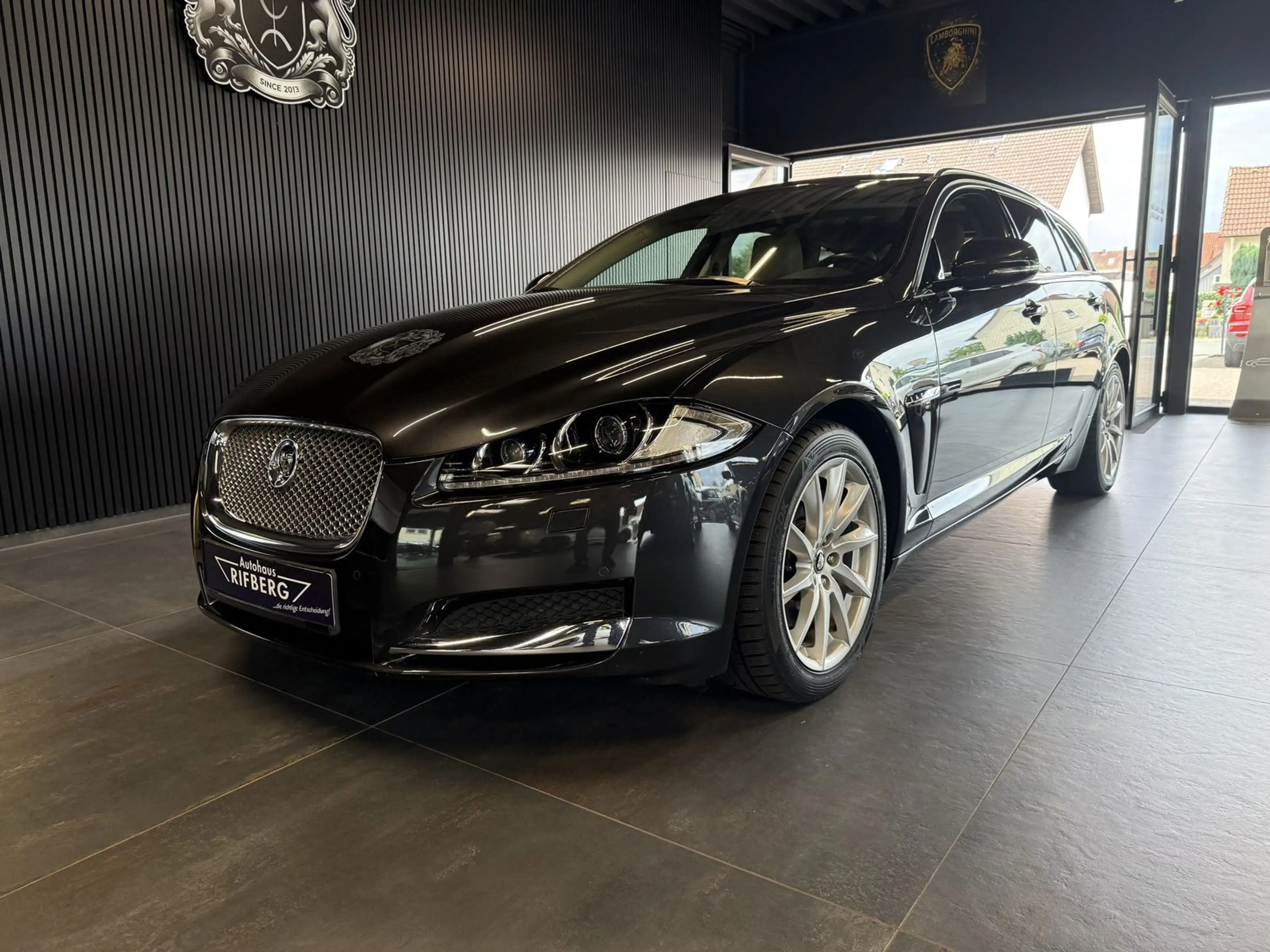 Jaguar XF 2.2 Diesel 8G Navi/Keyless/GSD/18Zoll/Xenon