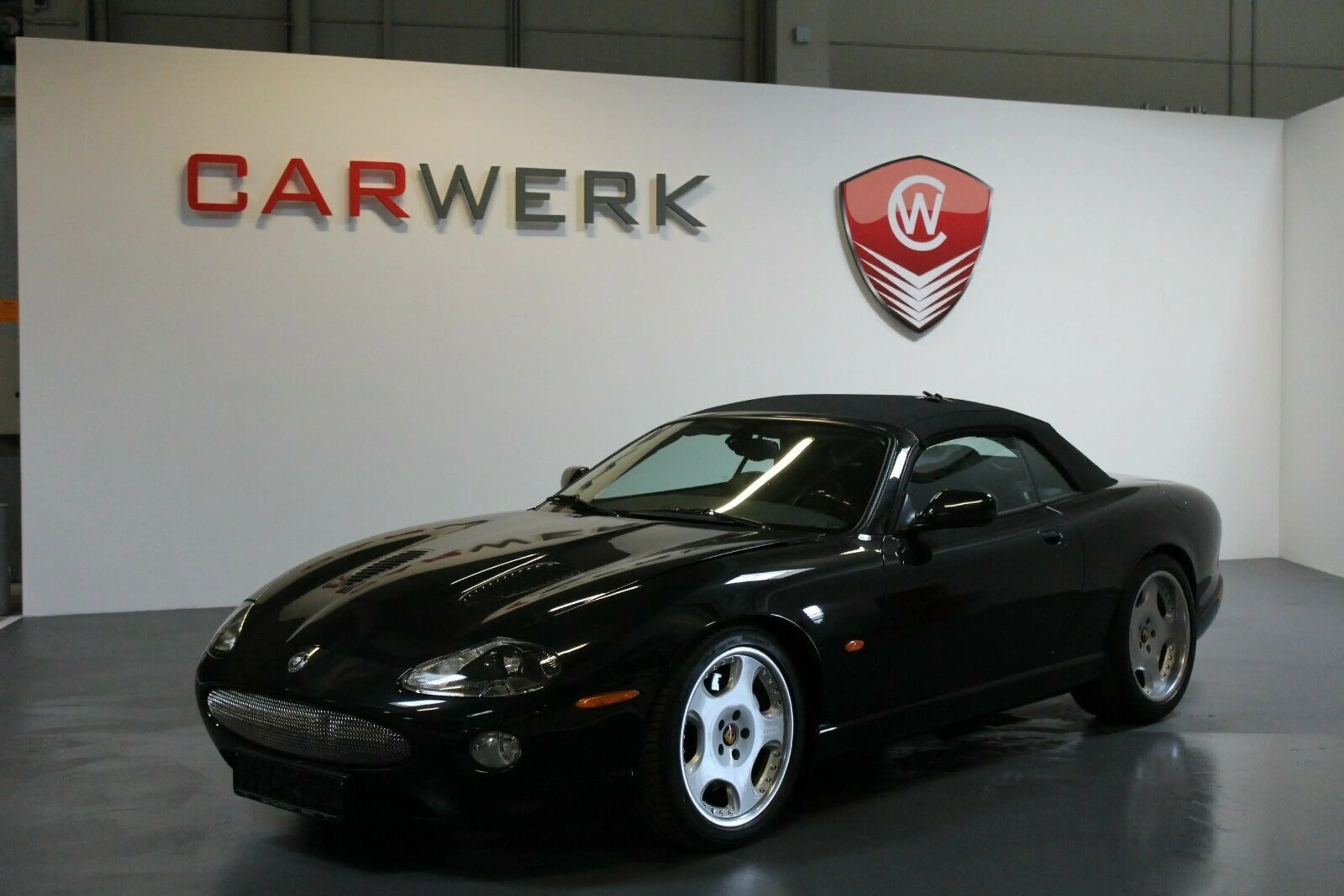 Jaguar XKR Cabrio — photo 15
